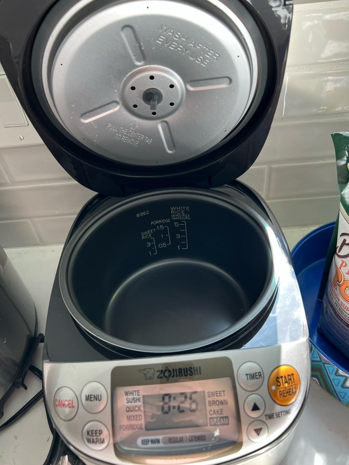 Zojirushi Ns TSC10 5.5 Cup Micom Rice Cooker and Warmer, 1.0l customer photo 2