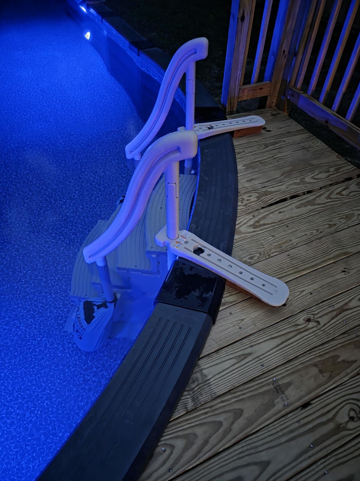 Confer Plastics Curve CCX-AG Drop in Above Ground Pool Step with Grey Treads - Base Step customer photo 2