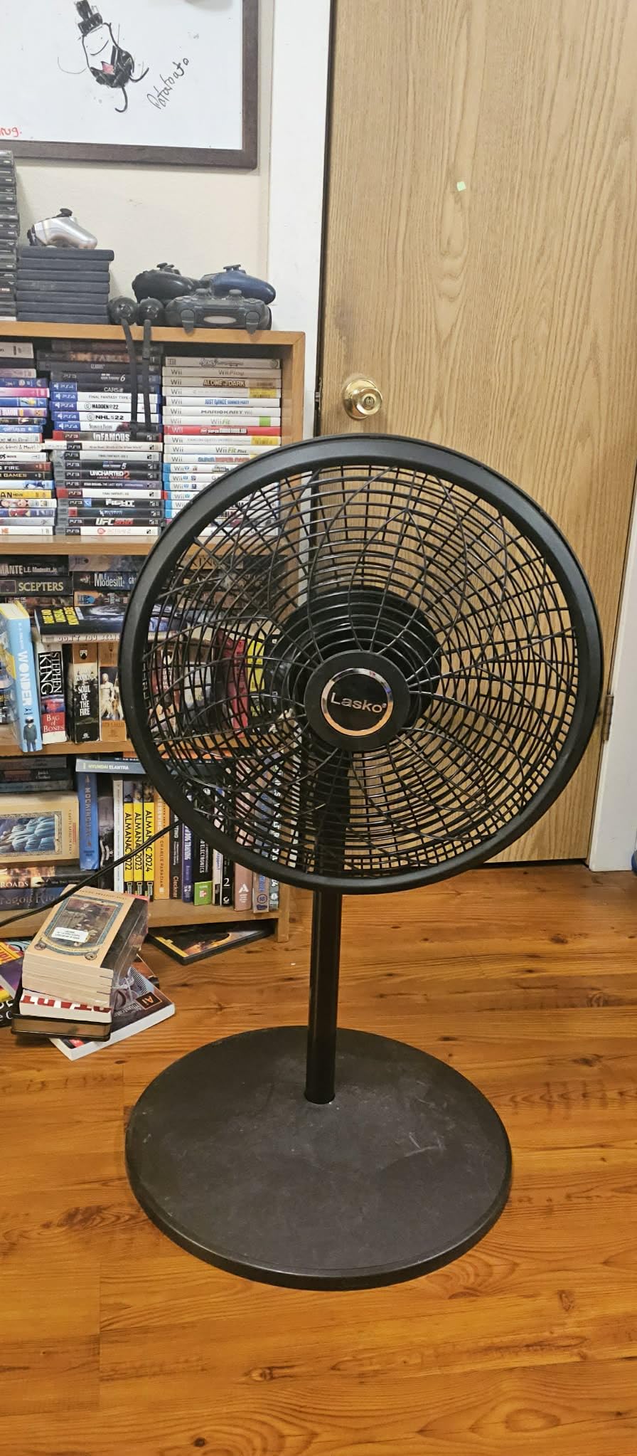 Lasko Adjustable Pedestal Fan - 18” - 1827 - Black customer photo 1