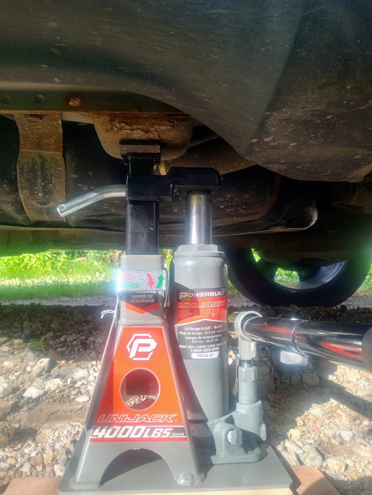 Powerbuilt 2 Ton UniJack Combination Hydraulic Bottle Jack / Jackstand in 1 Unit, Compact, Portable, Wide Base, for Unibody Sedans, CUVs, SUVs, Cars, - 620470 customer photo 1