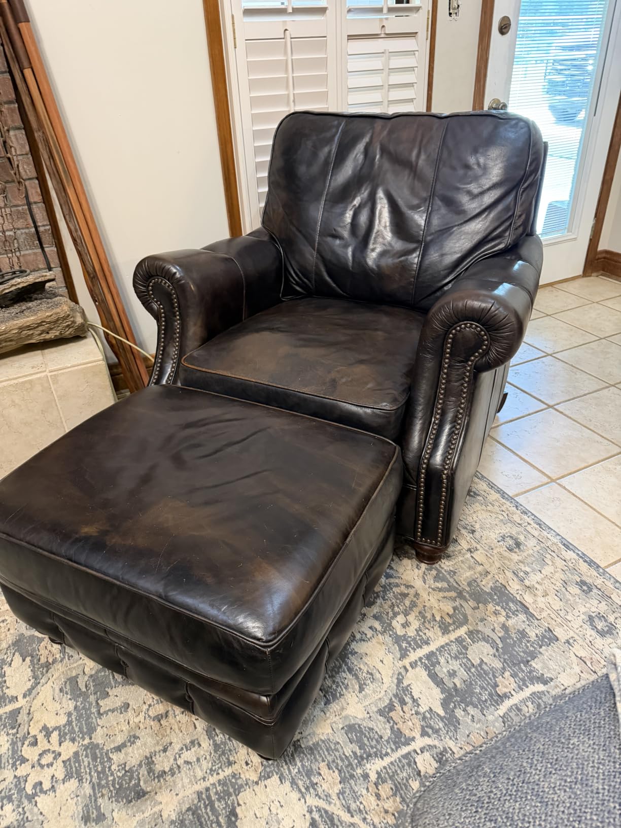 Leather CPR Cleaner and Conditioner 18oz. Bring Leather Back To Life on Furniture, Car Seats, Handbags, Jackets, Boots, Saddles, Purses & Shoes. Restores Shine, Softness & Color to Real Leather customer photo 2