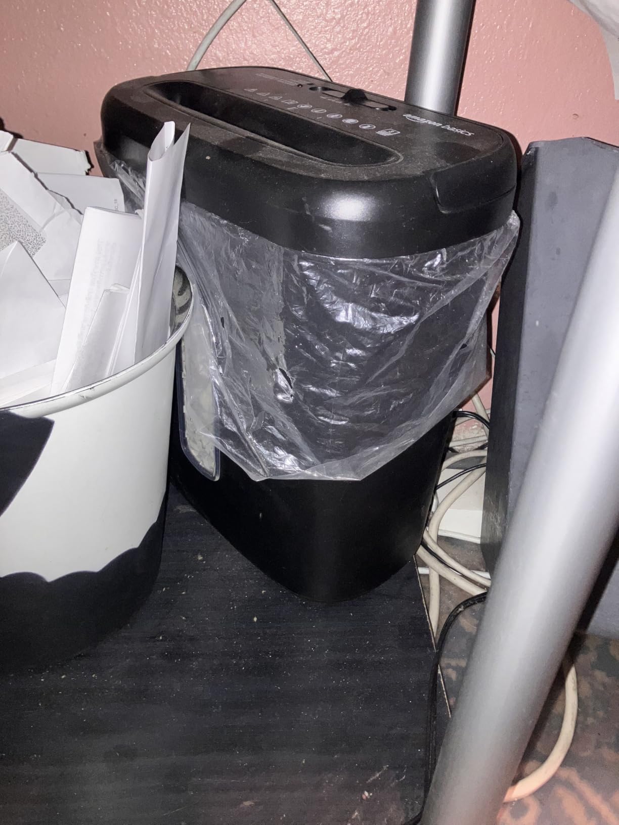 Amazon Basics 6-Sheet Cross-Cut Paper and Credit Card Shredder with 3.8 Gallon Bin, Shreds Staples, Black customer photo 1