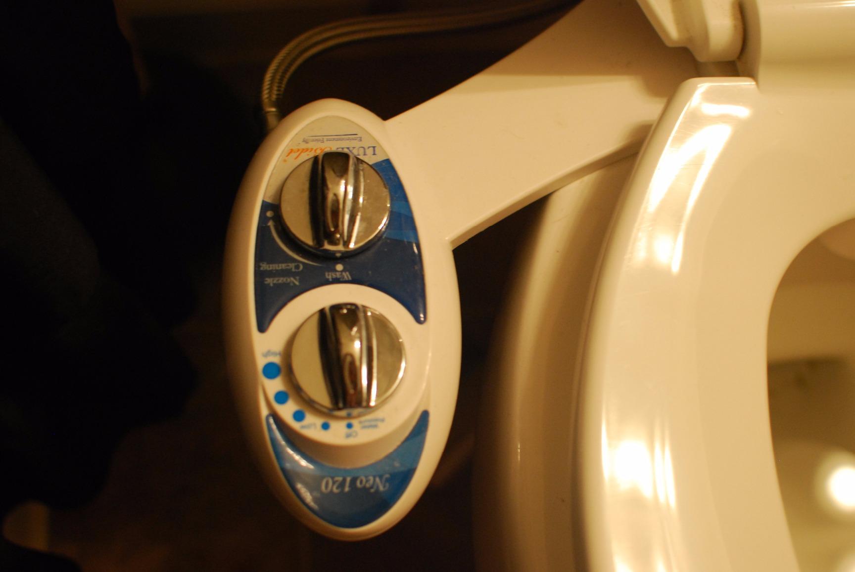 LUXE Bidet NEO 120 - Bidet Attachment for Toilet Seat, White customer photo 1