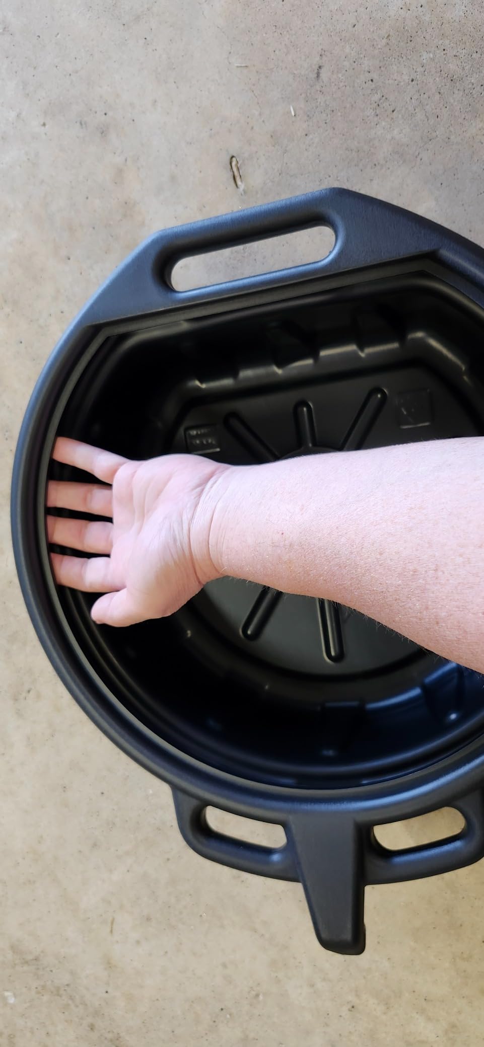 NEIKO 20762A Oil Drain Pan | Black Plastic Anti Splash | Motor Oil Drip Catcher Pan | 2 Gallon (8L) Capacity customer photo 1