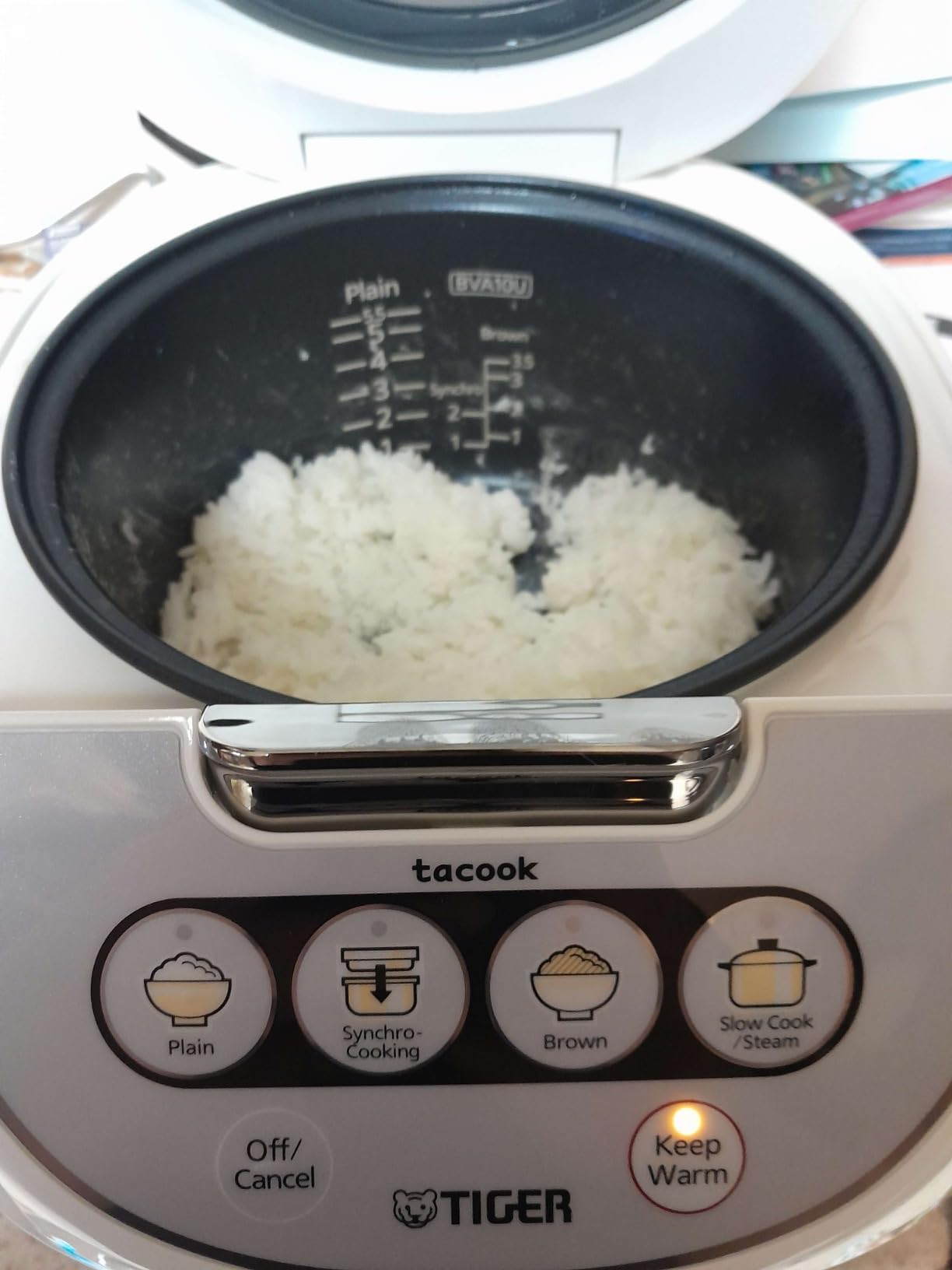 Tiger Jbv A10u 5.5 Cup Micom Rice Cooker with Tacook (White) customer photo 1