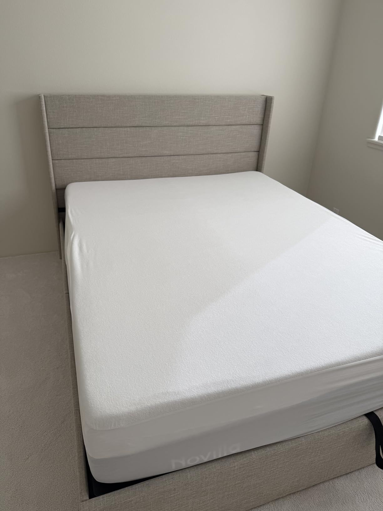 Waterproof Twin Size Mattress Protector fits Upto 15
