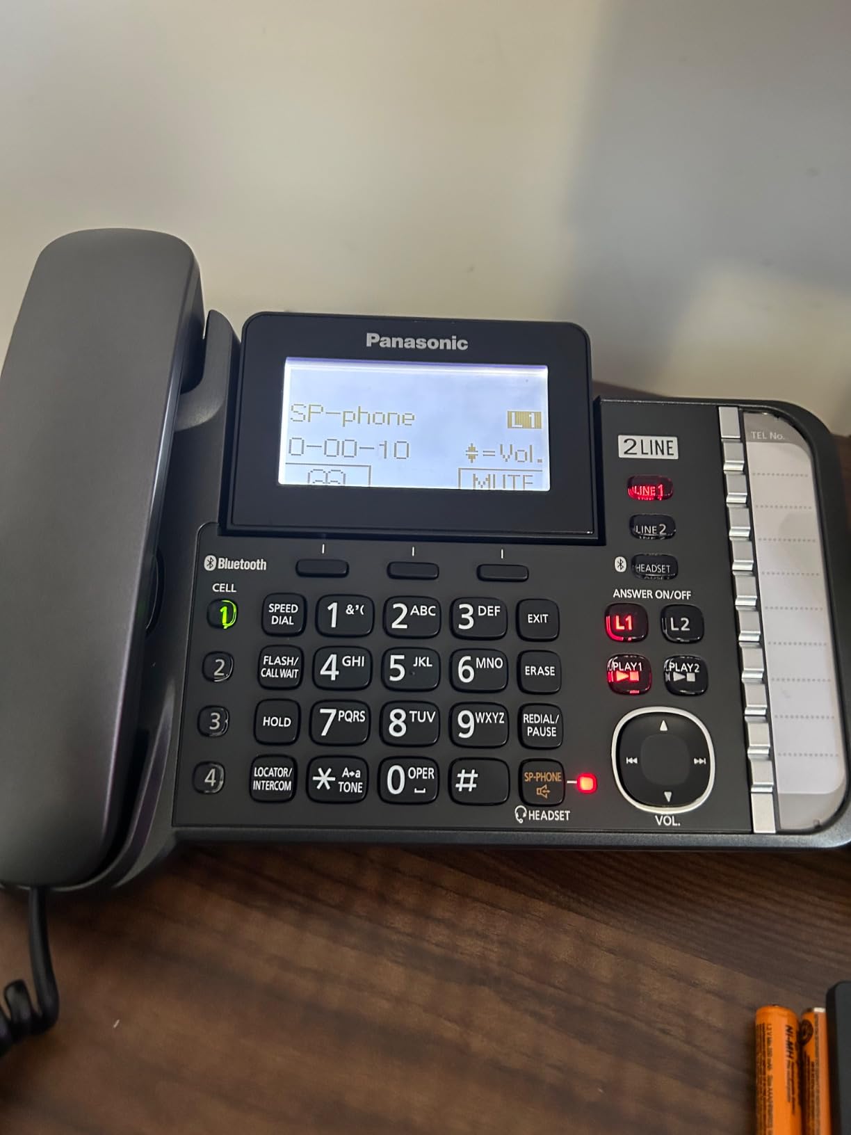 Panasonic 2-Line Corded/Cordless Phone System with 1 Handset - Answering Machine, Link2Cell, 3-Way Conference, Call Block, Long Range DECT 6.0, Bluetooth - KX-TG9581B (Black) customer photo 2