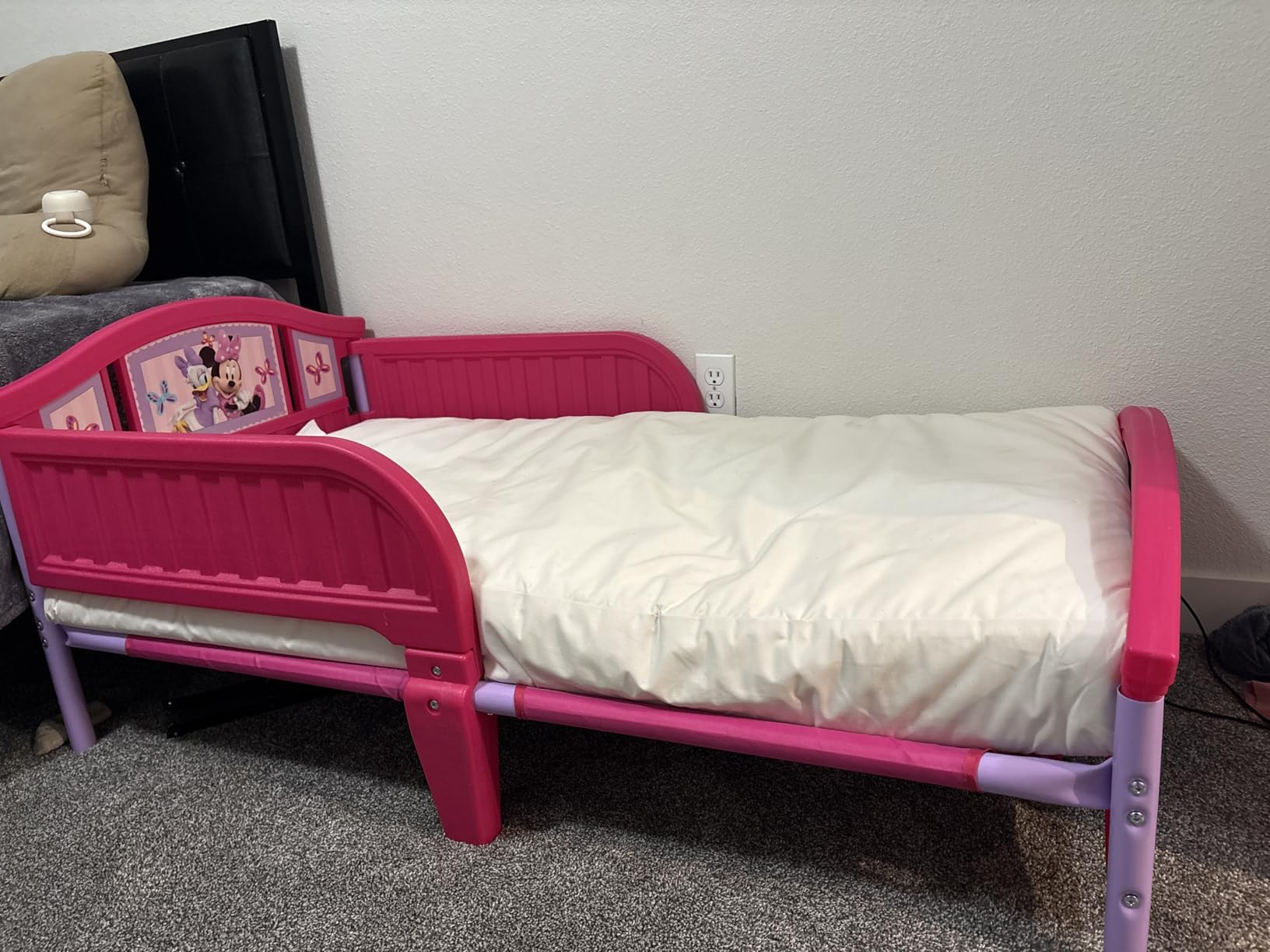 Delta Children Plastic Toddler Bed, Disney Minnie Mouse customer photo 2