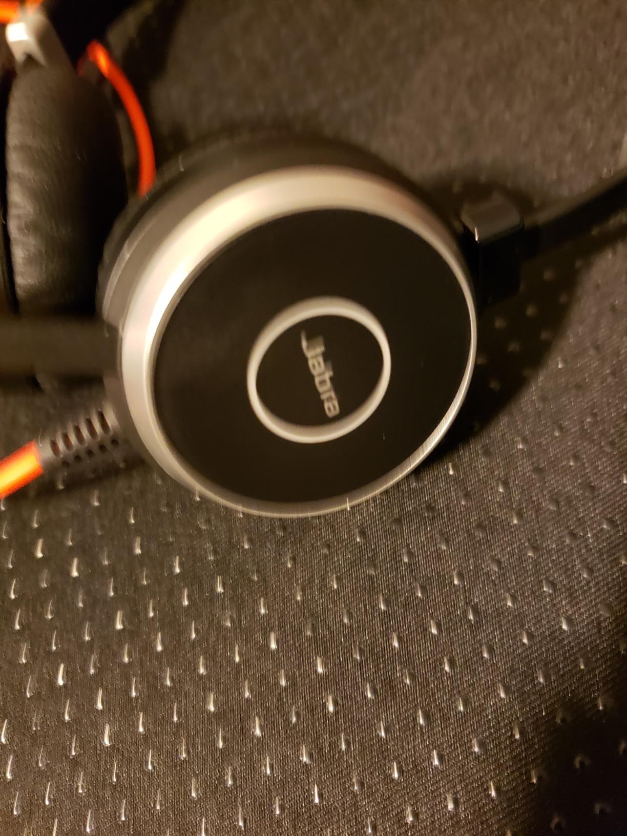 Jabra Evolve 40 Professional Wired Headset, Stereo, UC-Optimized – Telephone Headset for Greater Productivity, Superior Sound for Calls and Music, 3.5mm Jack/USB Connection, All-Day Comfort Design customer photo 2