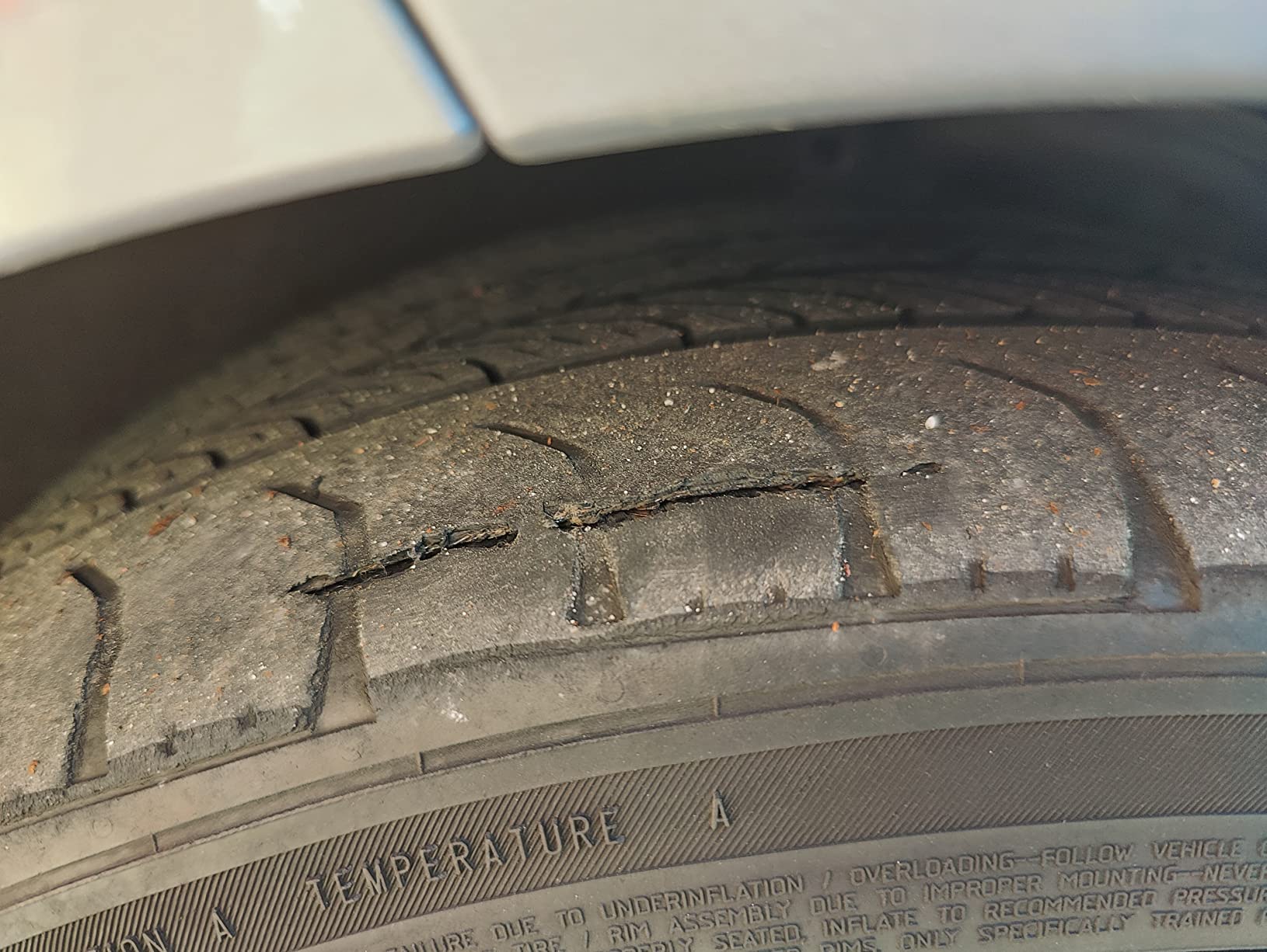 Continental ProContact TX All Season 235/60R18 103H Passenger Tire customer photo 2