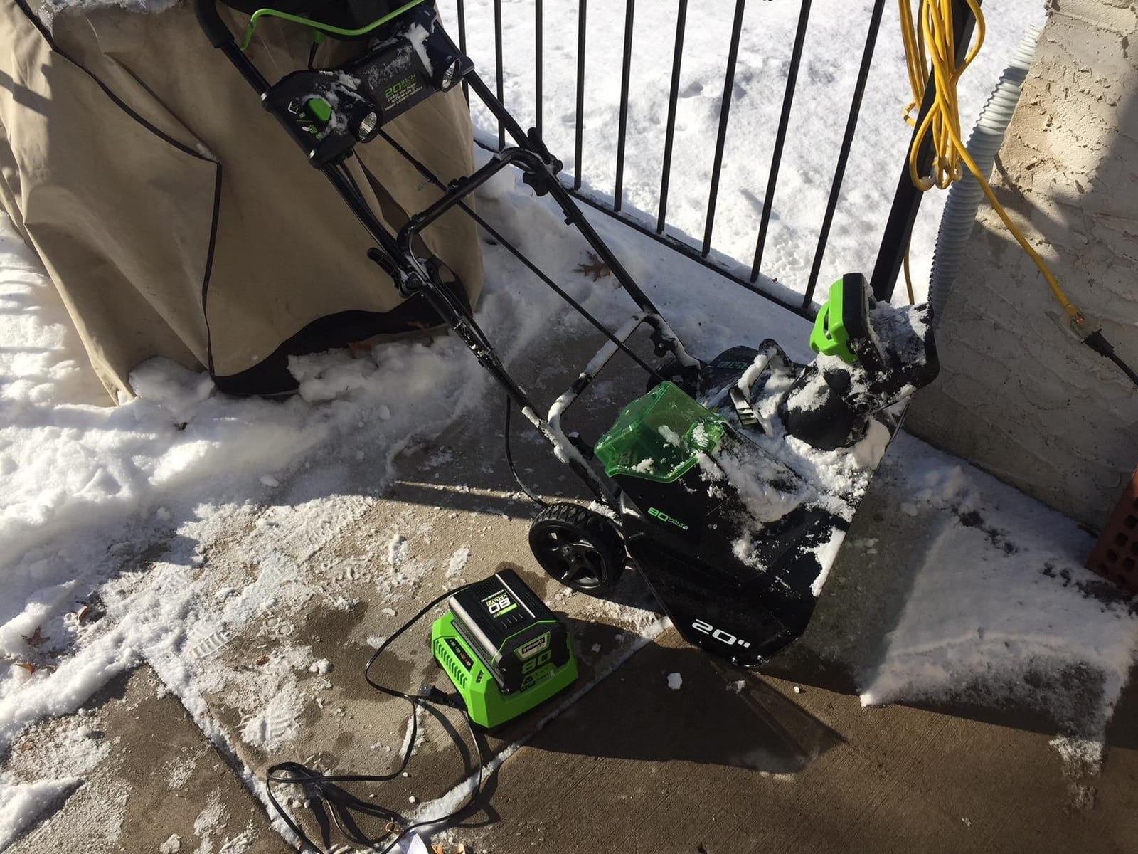 Greenworks 80V (75+ Compatible Tools) 20” Brushless Cordless Snow Blower, 2.0Ah Battery and Charger Included customer photo 2