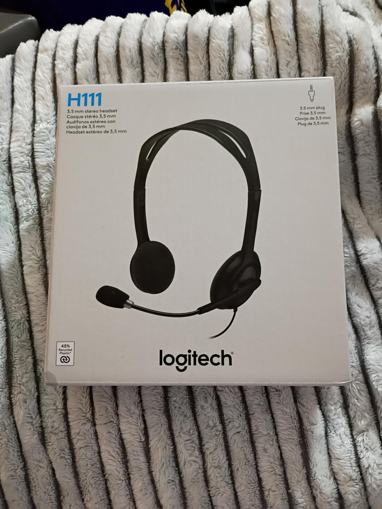 Logitech H111 Stereo Headset with 3.5 mm Audio Jack, Wired, Black customer photo 1