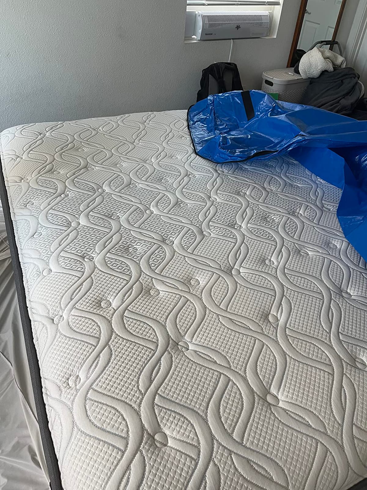 Linenspa Encasement Waterproof Mattress Protector — Zippered 360°, Queen customer photo 2