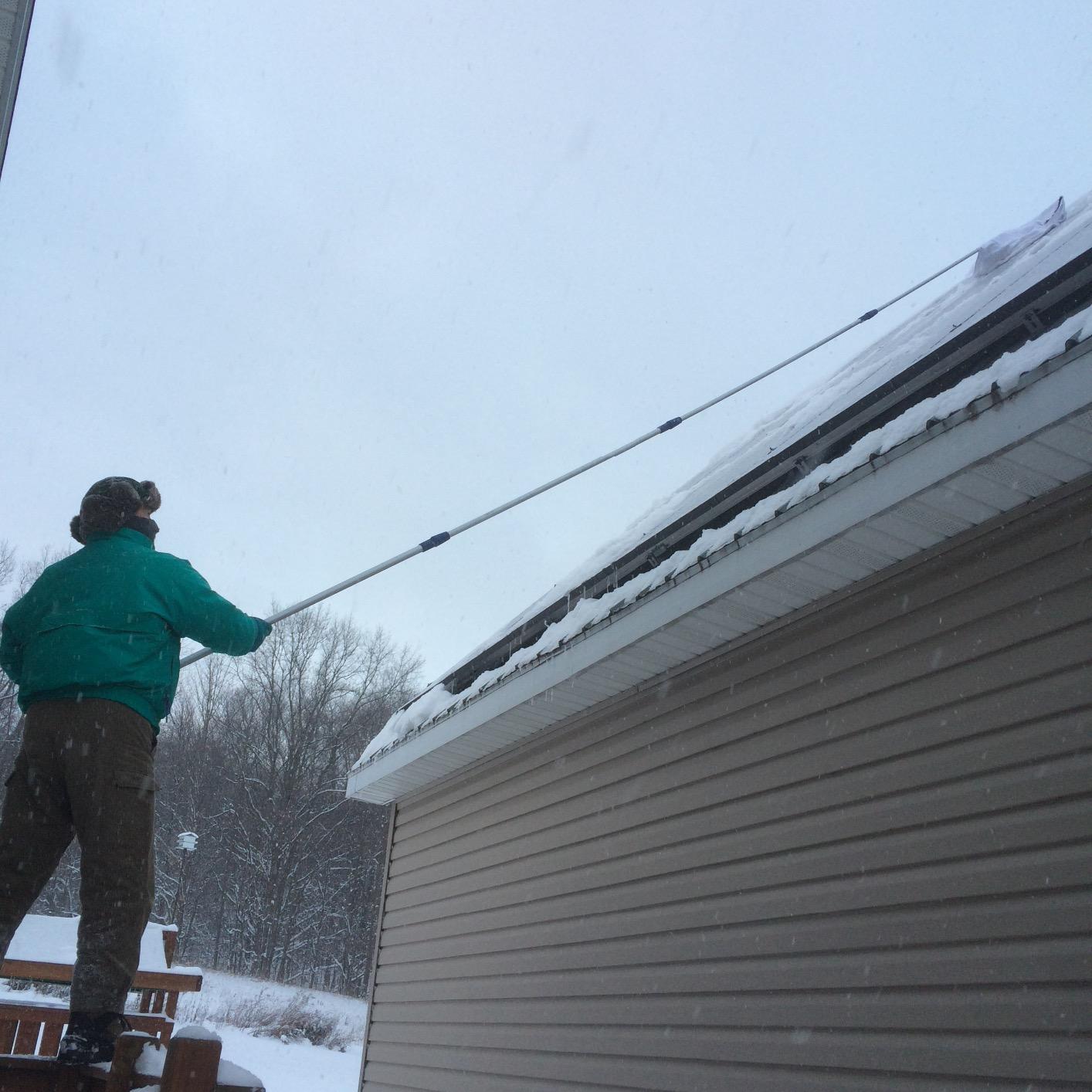 Snow Joe Telescoping Roof Rake, Extendable Leaf & Snow Shovel with Poly Blade, 25 Inch Wide, RJ204M customer photo 1