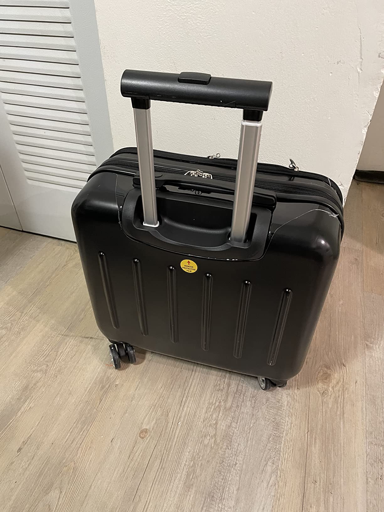 Rockland Revolution Hardside Rolling Computer Case, Blue, Carry-On 17-Inch customer photo 1