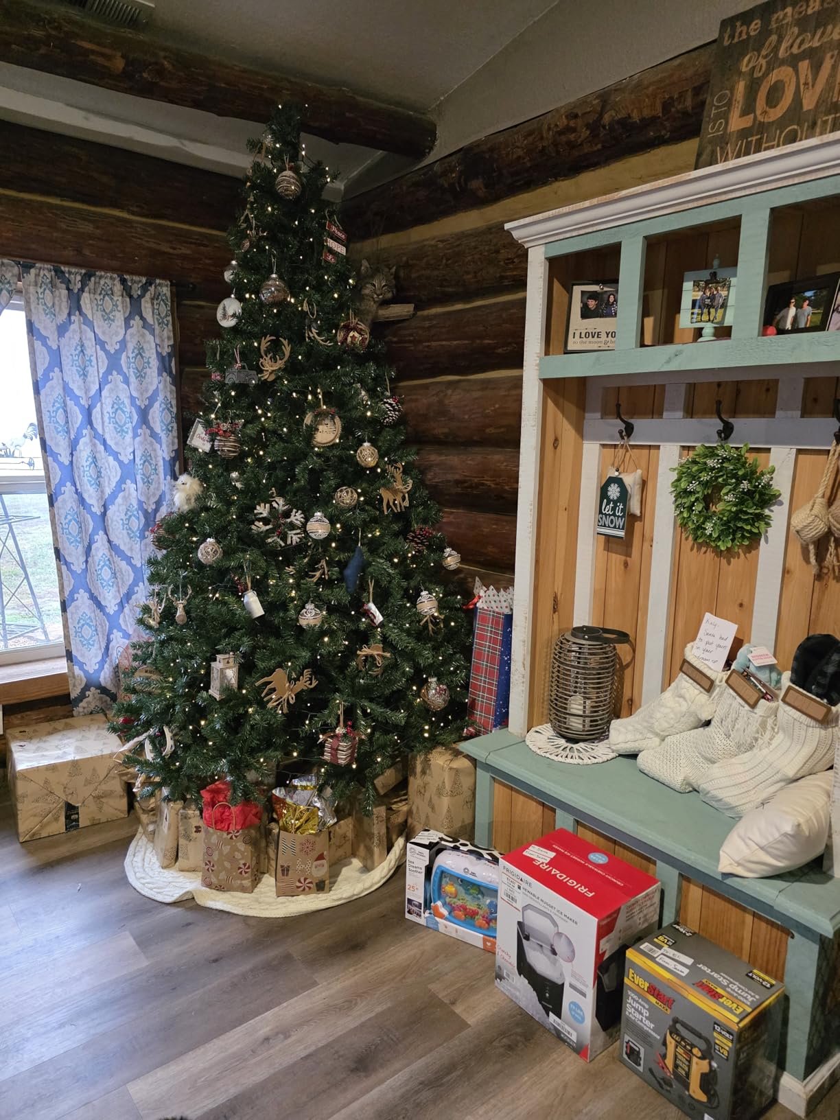Best Choice Products Artificial Christmas Tree, 7.5ft Premium Unlit Realistic Spruce Holiday Décor w/Dense Branches, Easy Assembly, Metal Base customer photo 1