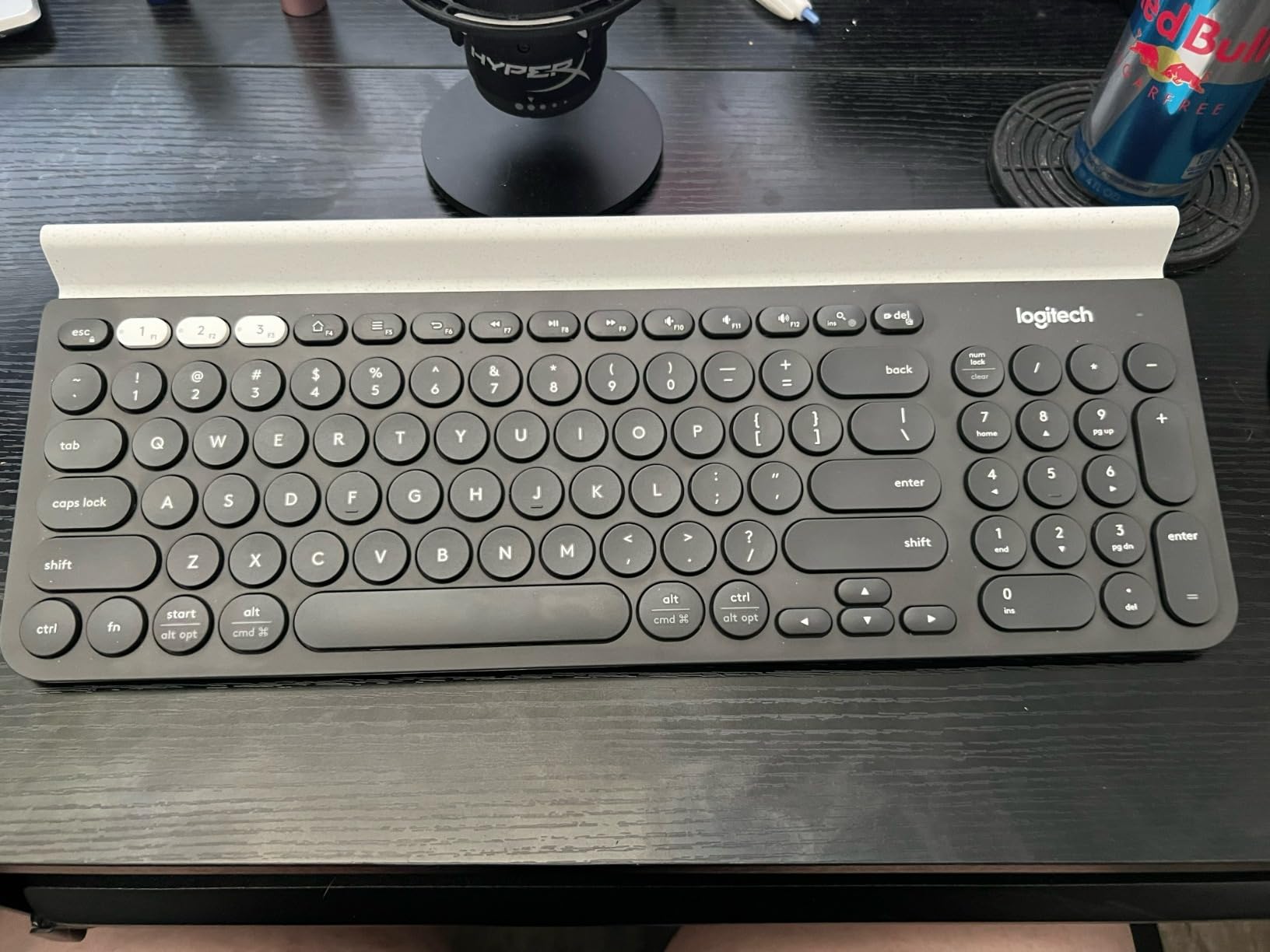 Logitech K780 Multi-Device Wireless Keyboard with Built-in Cradle customer photo 1