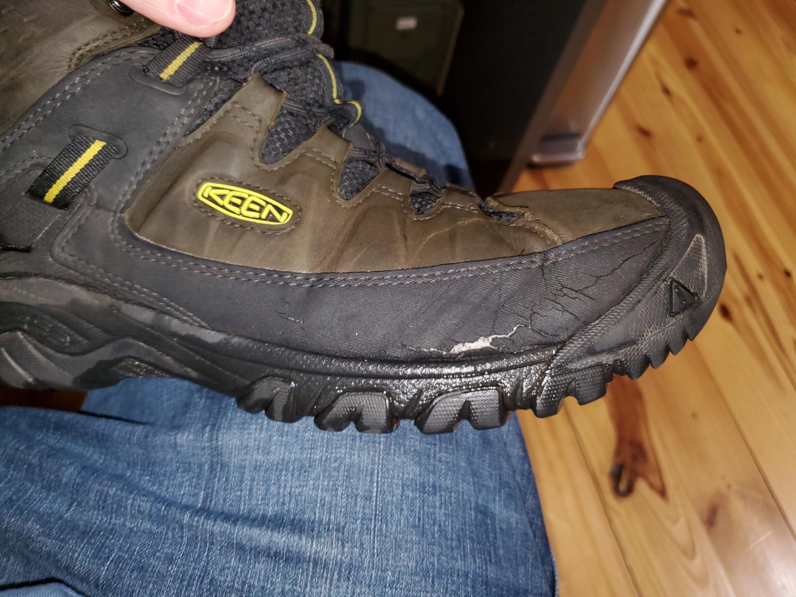 KEEN Men's Targhee III Mid Height Waterproof Hiking Boot customer photo 1