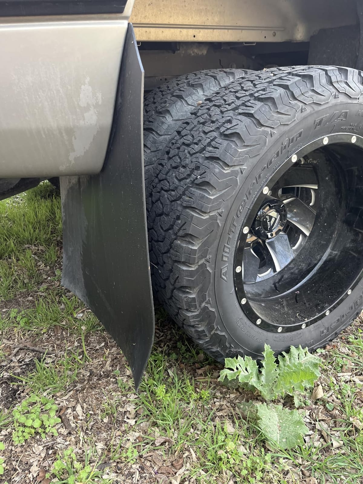 Buyers Products RC30PPB 24 x 30 Inch Black Polymer Mud Flaps, 2 Pack customer photo 2