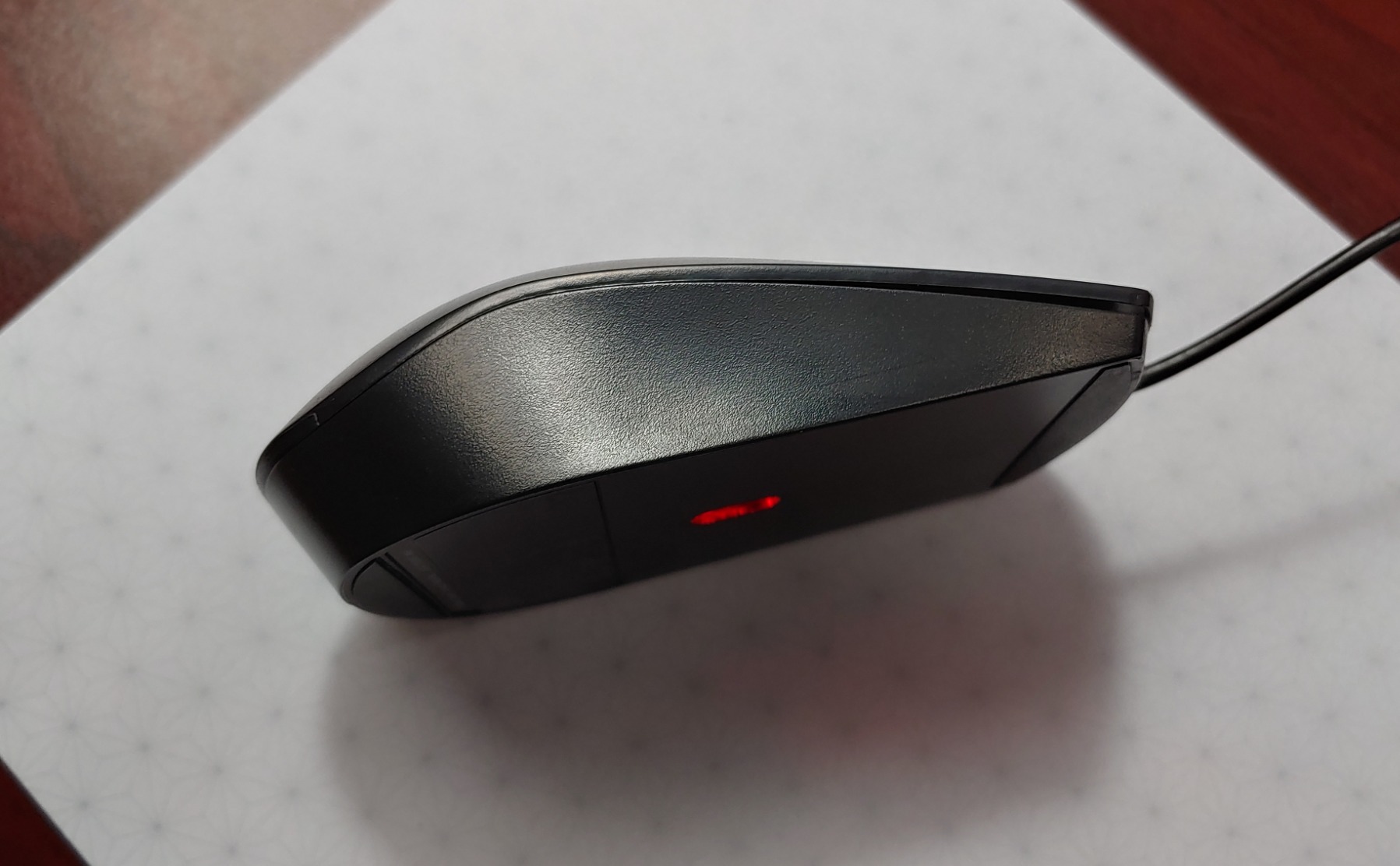 Lenovo 300 USB wired computer mouse - full size optical ambidextrous with 1600 DPI, reliable USB-A connection, easy 3-button navigation – long lasting, durable, black customer photo 1