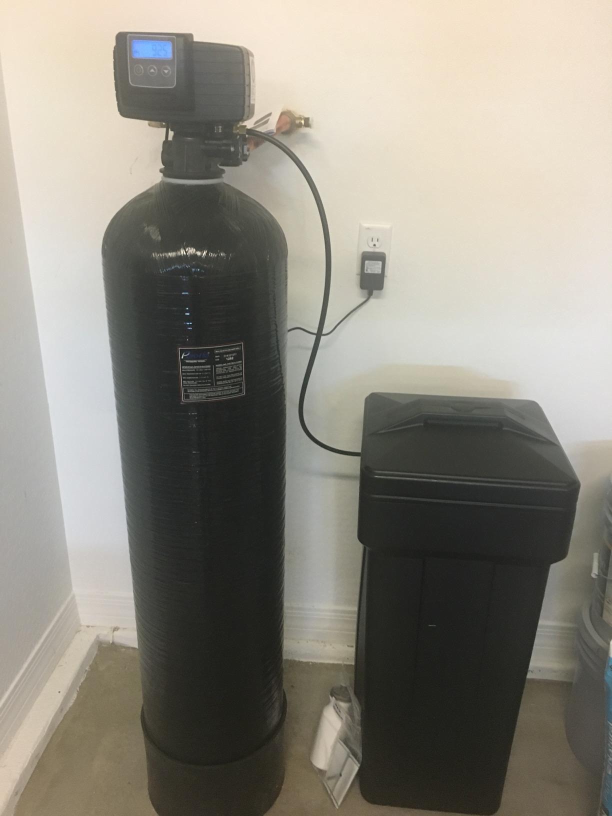 AFWFilters AFW Filters IRON Pro 2 Combination water softener iron filter Fleck 5600SXT digital metered valve for whole house (64,000 Grains, Black) customer photo 2
