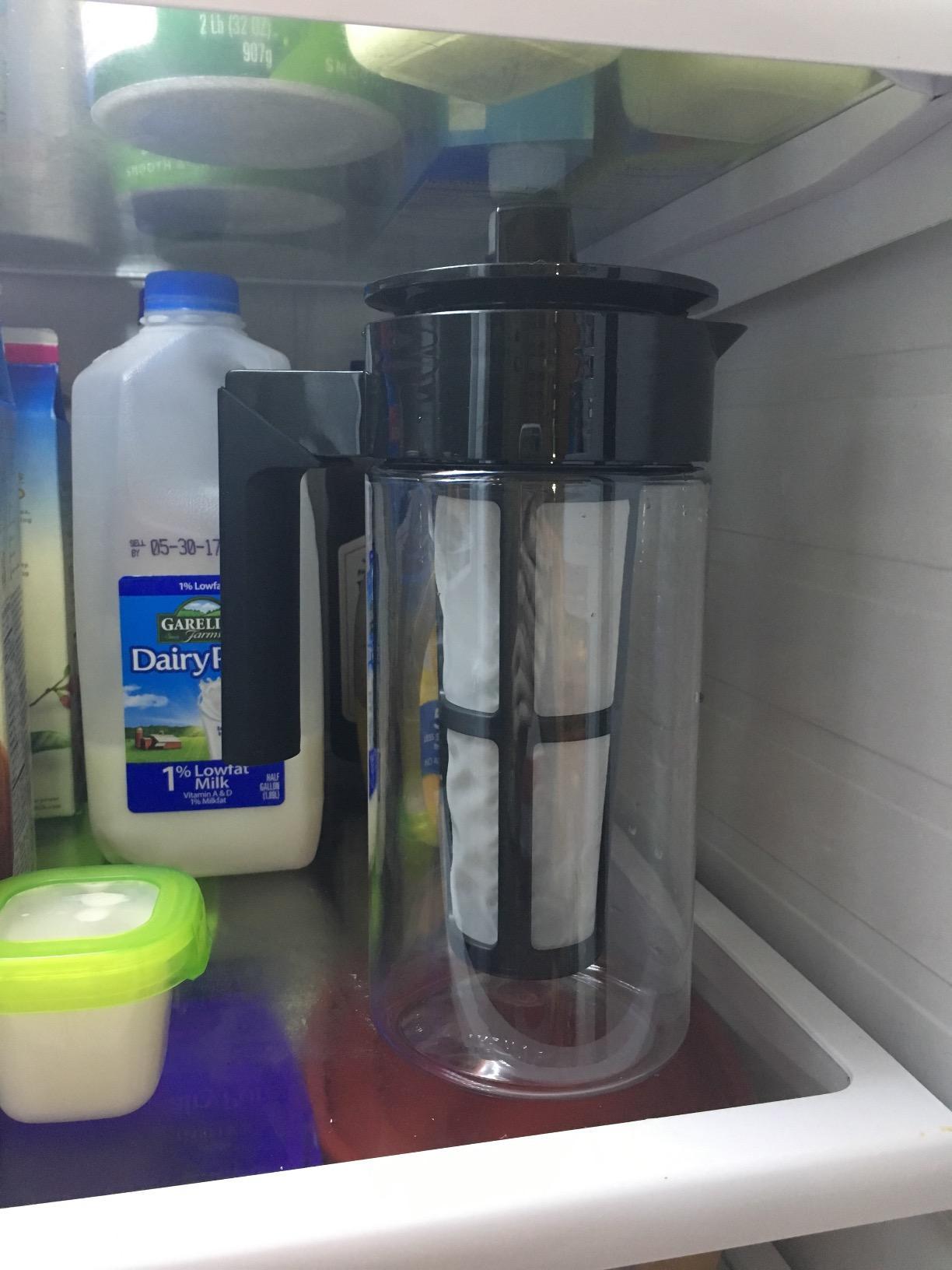 Takeya Deluxe Cold Brew Coffee Maker - BPA-Free Tritan Pitcher with Airtight Leakproof Lid, Silicone Grip Handle, Fine-Mesh Filter - Shatter-Proof, Dishwasher Safe, Made in USA - 2 Quart/Black customer photo 2