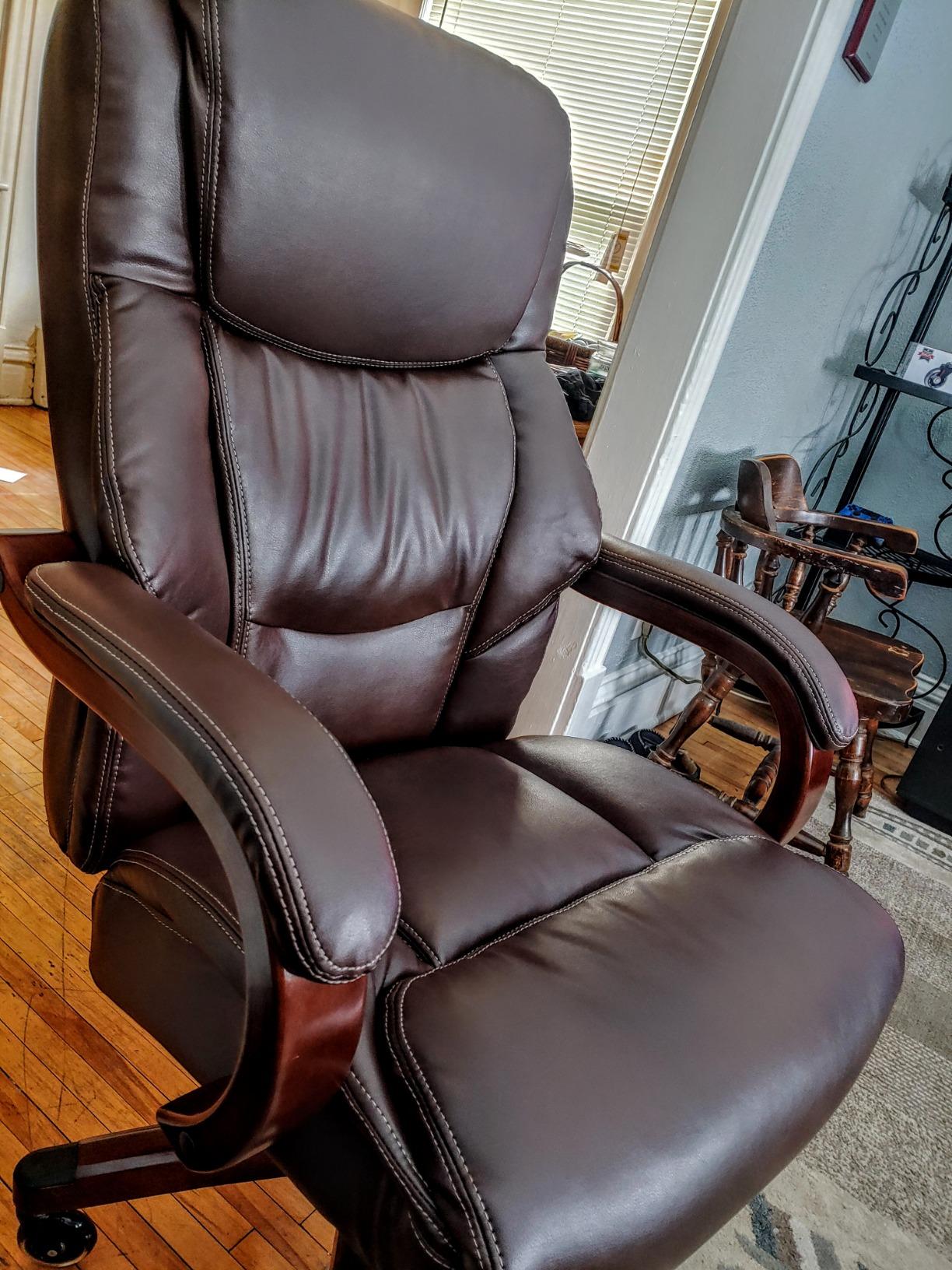 La-Z-Boy Big and Tall Executive Office Chair Lumbar Support, Leather Chair | Delano, Wood Arms Base, 350lb Capacity Ergonomic Office Chair, Padded Arms, Adjustable Height & Recline, Home Desk Chair, Black customer photo 2