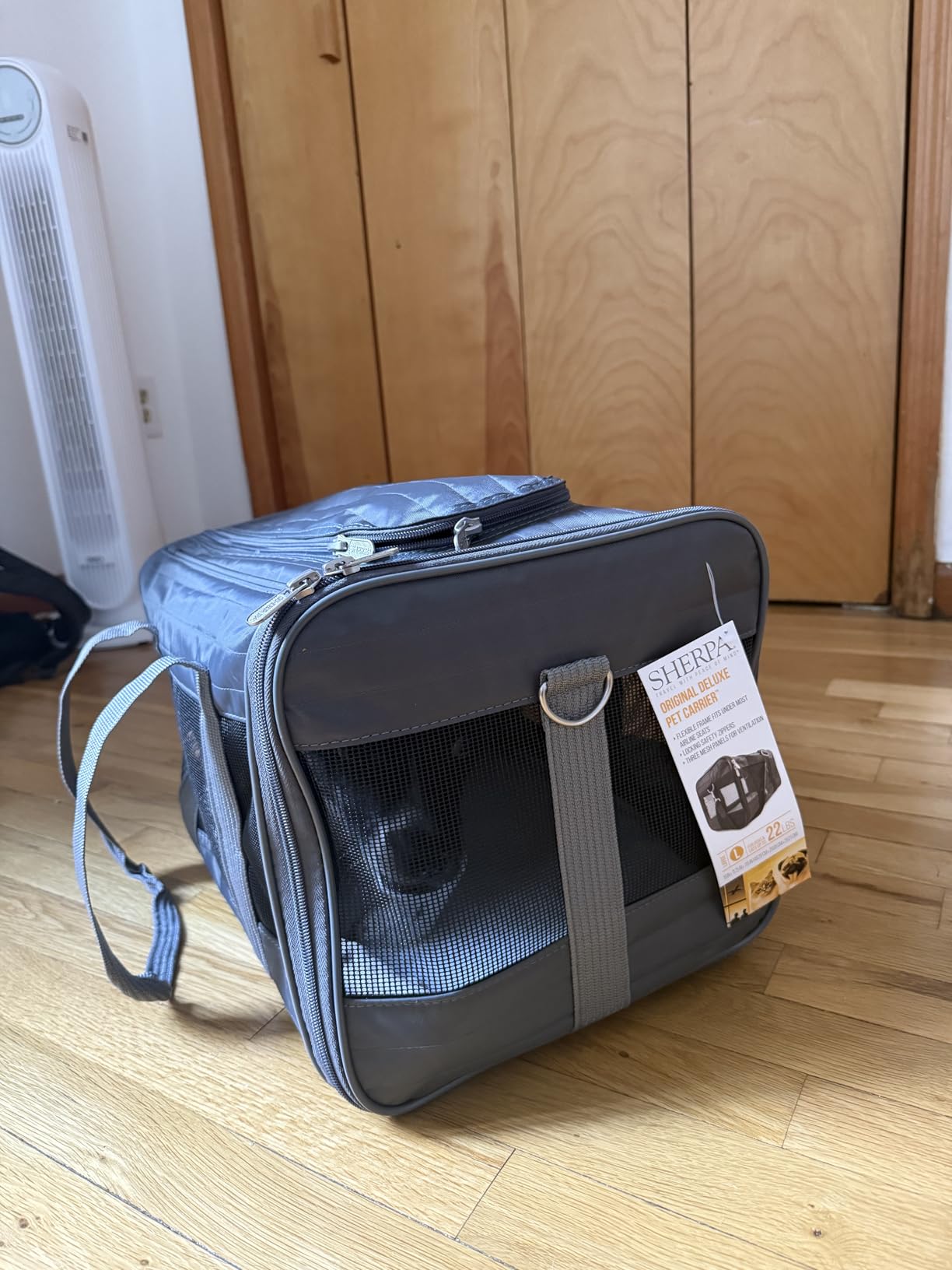 Sherpa Pet Carrier Airline Approved with Spring Wire Frame - Cat Carrier and Dog Carriers for Airline Travel and Vet Visits, Mesh Ventilation, Locking Zippers - Charcoal Grey, Large customer photo 2