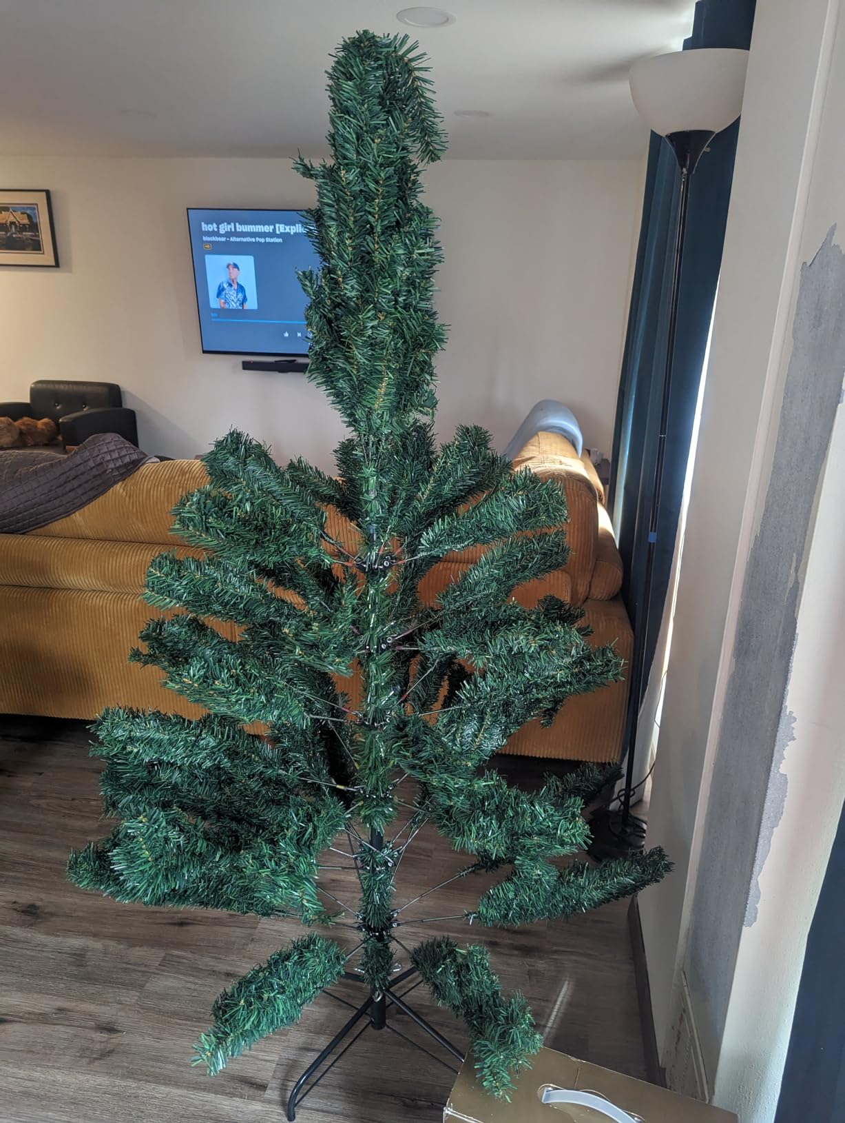 Goplus 6ft Artificial Christmas Tree, Premium Unlit Hinged Spruce Full Tree with 1000 Branch Tips, Metal Stand, Hinged Structure, Easy Assembly Festival Celebration Xmas Tree for Home, Office, Party customer photo 2