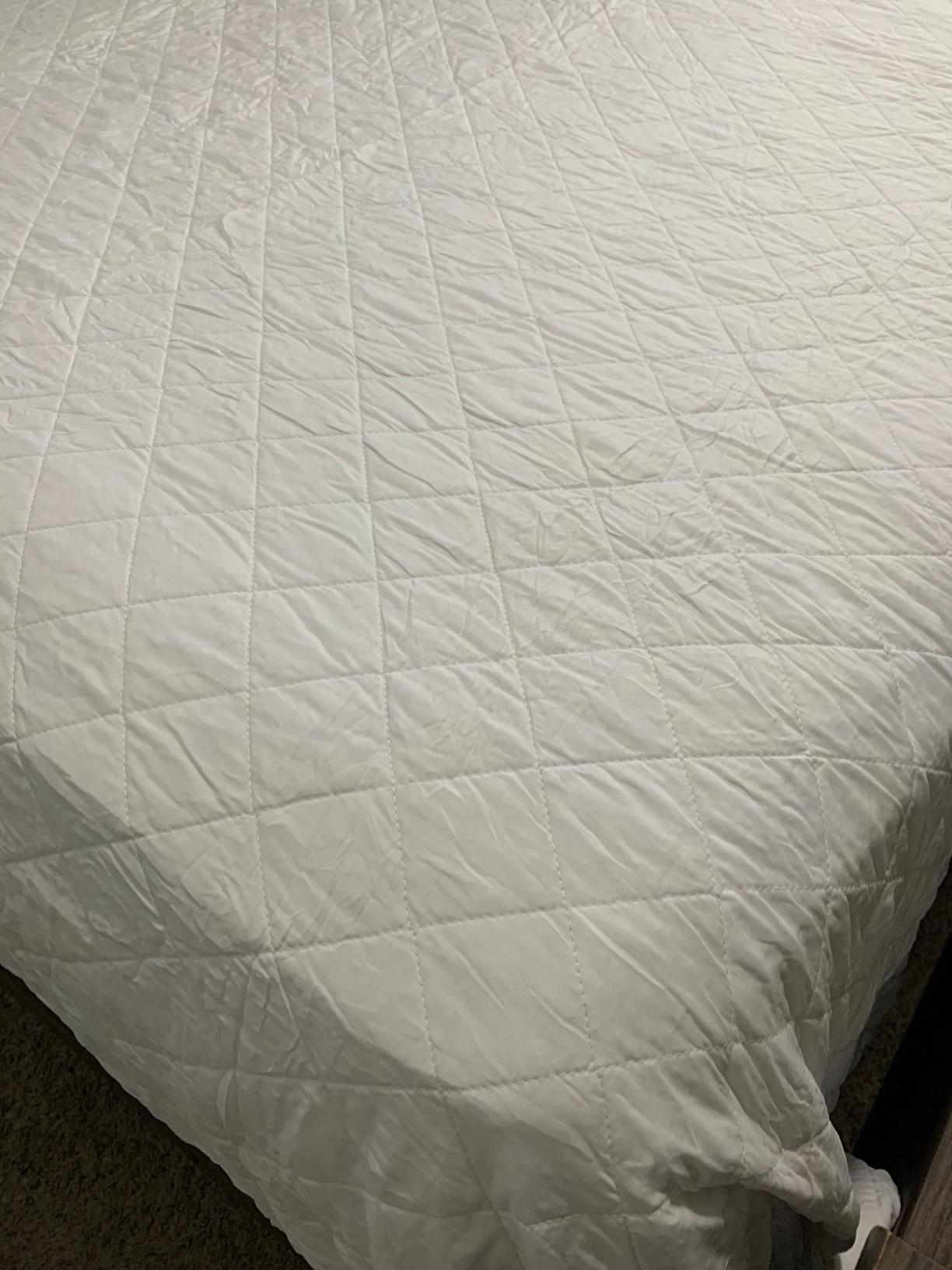 Chezmoi Collection Milo 3-Piece Soft Cooling Blend of Rayon Derived from Bamboo & Polyester Cross-Stitch Quilted Coverlet Set (King, Light Gray) customer photo 1