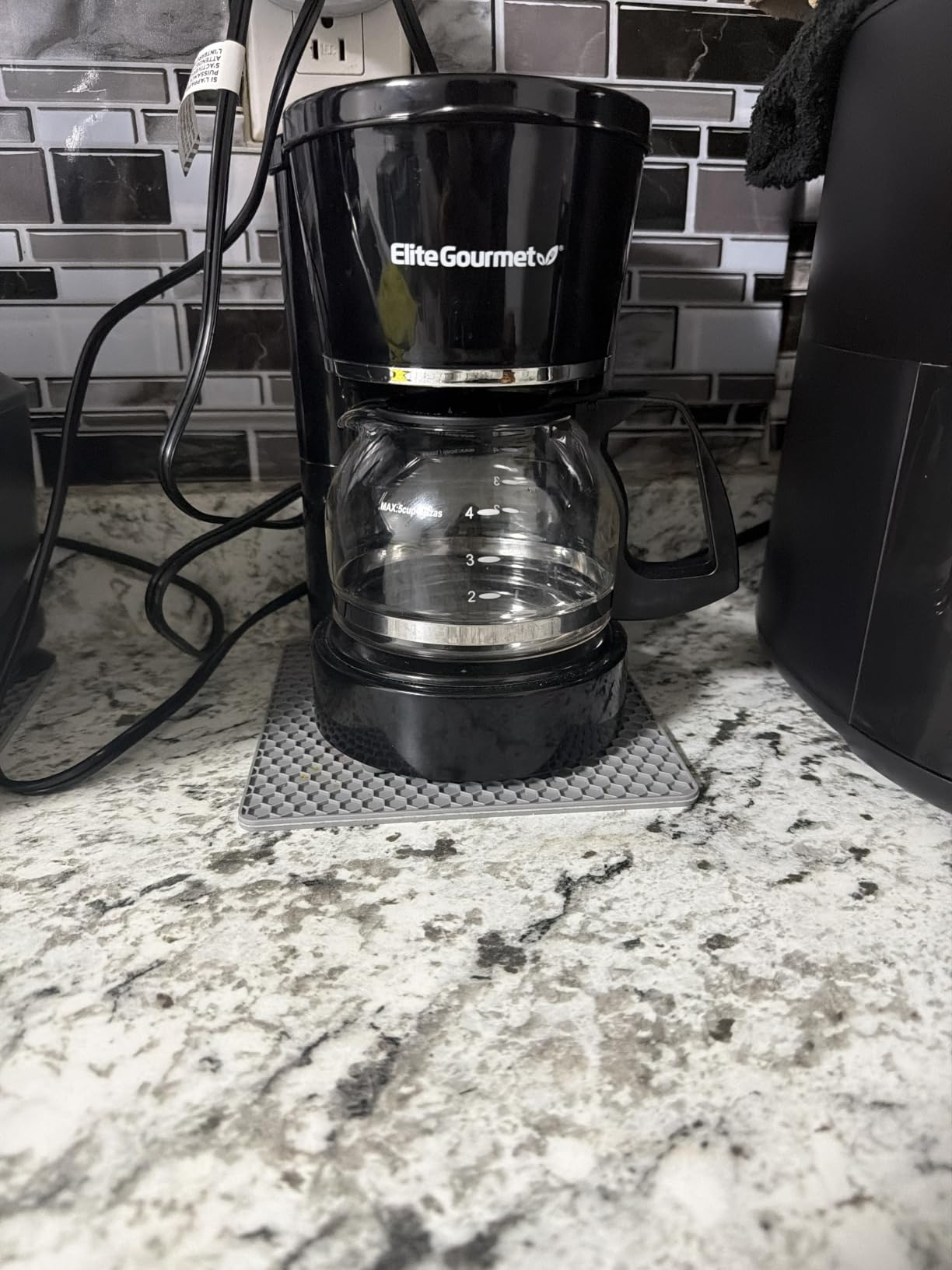 Elite Gourmet EHC-5055 Automatic 5-Cup Brew & Drip Coffee Maker with Pause N Serve Reusable Filter, On/Off Switch, Water Level Indicator customer photo 1