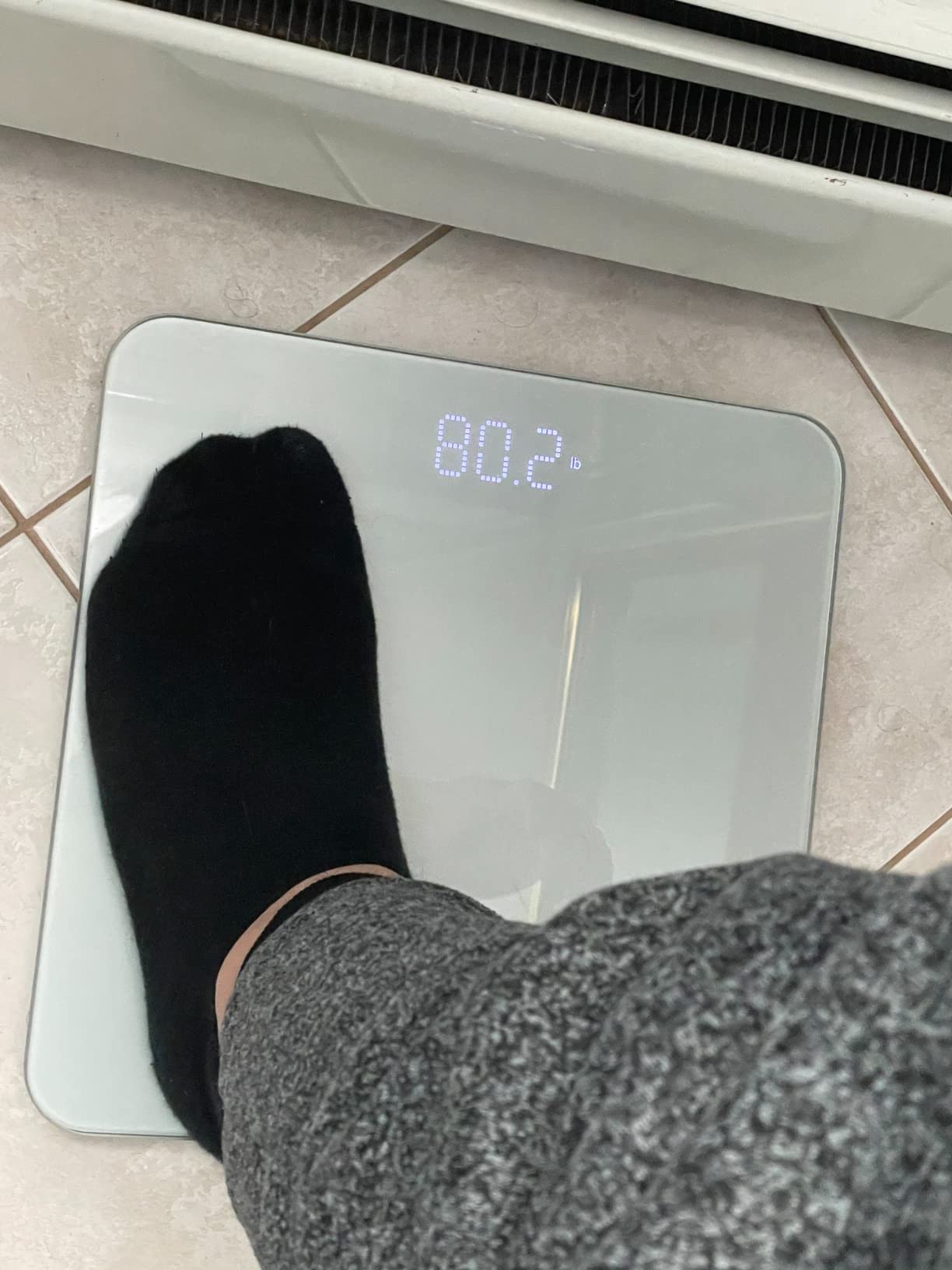 INEVIFIT Premium Bathroom Scale, Highly Accurate Digital Bathroom Body Scale, Measures Weight up to 400 lbs. Includes Batteries customer photo 1