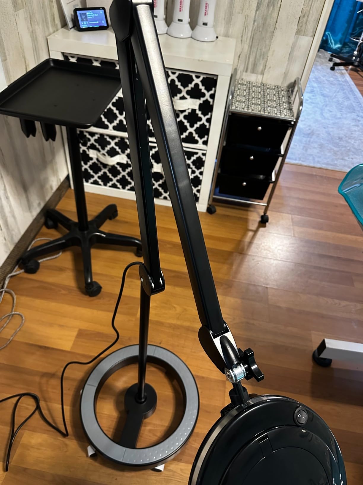 Brightech LightView Pro Magnifying Glass with Light and Stand, Magnifying Floor Lamp with a 6-Wheel Rolling Base for Facials, Lash Estheticians, Dimmable LED Work Light for Sewing, Crafts customer photo 1