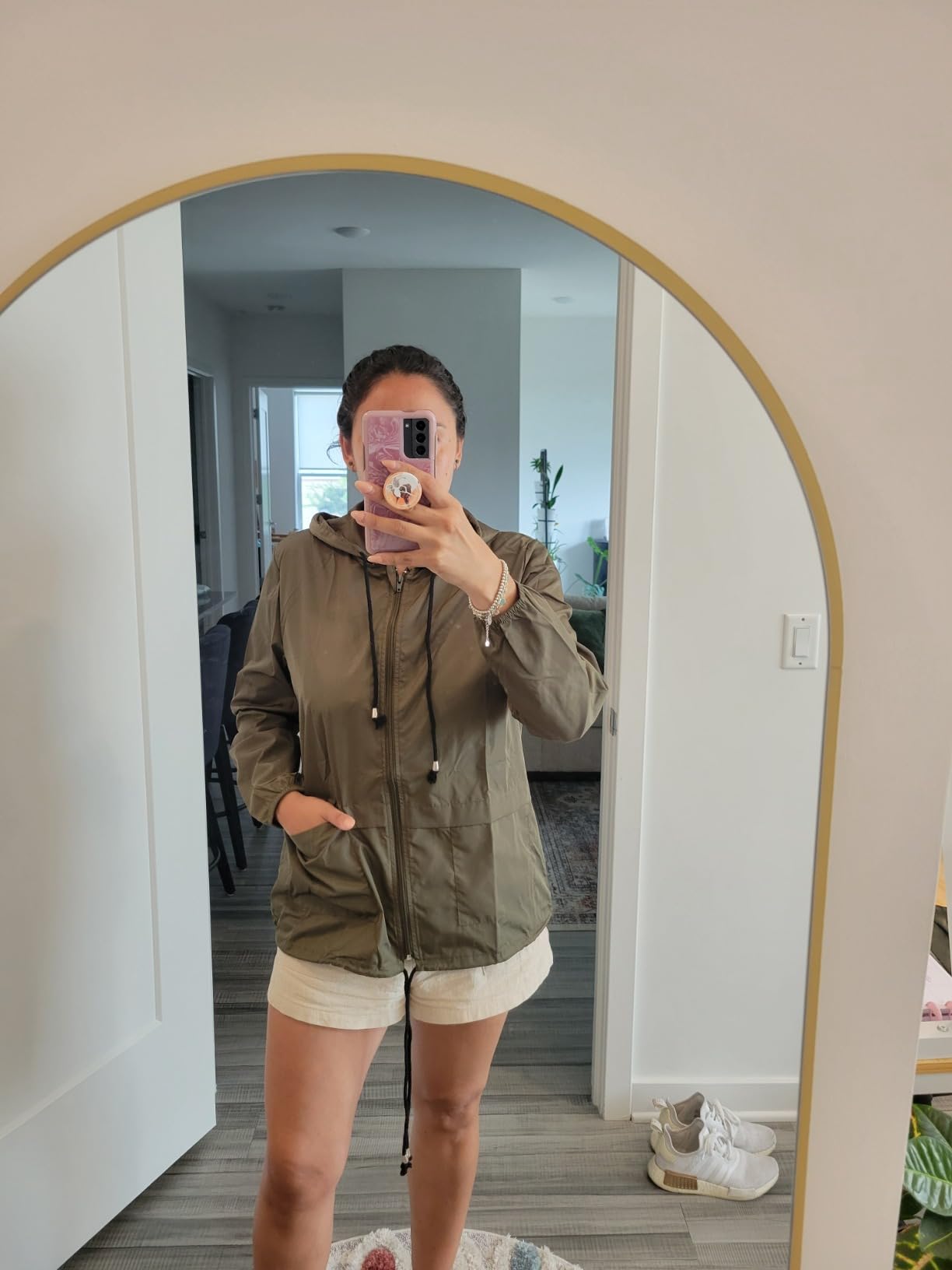 Avoogue Raincoat Women Lightweight Waterproof Rain Jackets Packable Outdoor Hooded Windbreaker customer photo 2