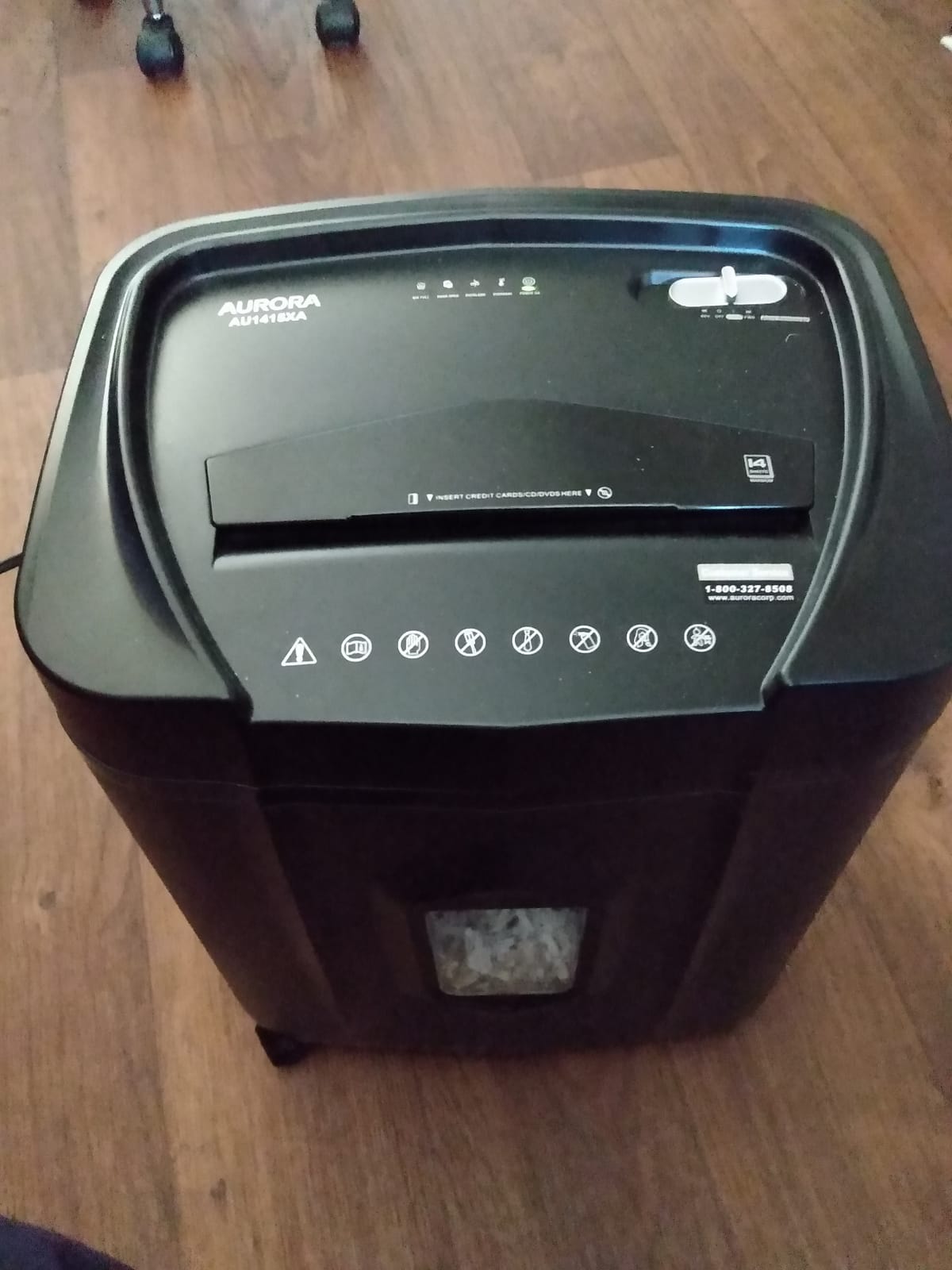 Aurora AU1415XA 14-Sheet Crosscut Paper/CD and Credit Card Shredder/ 5-Gallon pullout Basket/ 10 Minutes Continuous Run Time customer photo 1