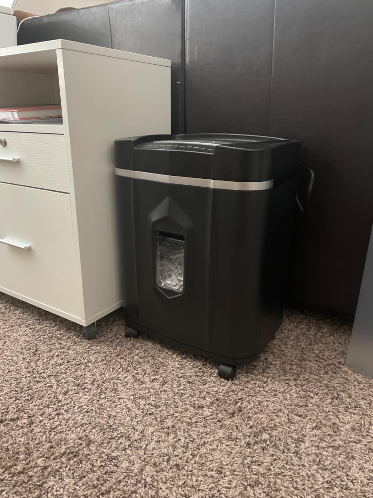 Aurora AU1415XA 14-Sheet Crosscut Paper/CD and Credit Card Shredder/ 5-Gallon pullout Basket/ 10 Minutes Continuous Run Time customer photo 2