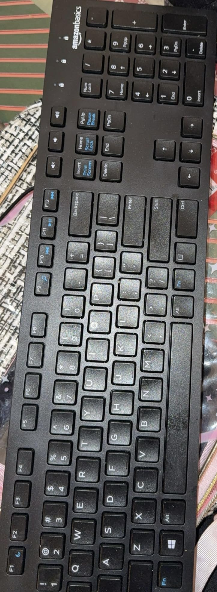 Amazon Basics Wired QWERTY Keyboard, Works with Windows, Plug and Play, Easy to Use with Media Control, Full-Sized, Black customer photo 2