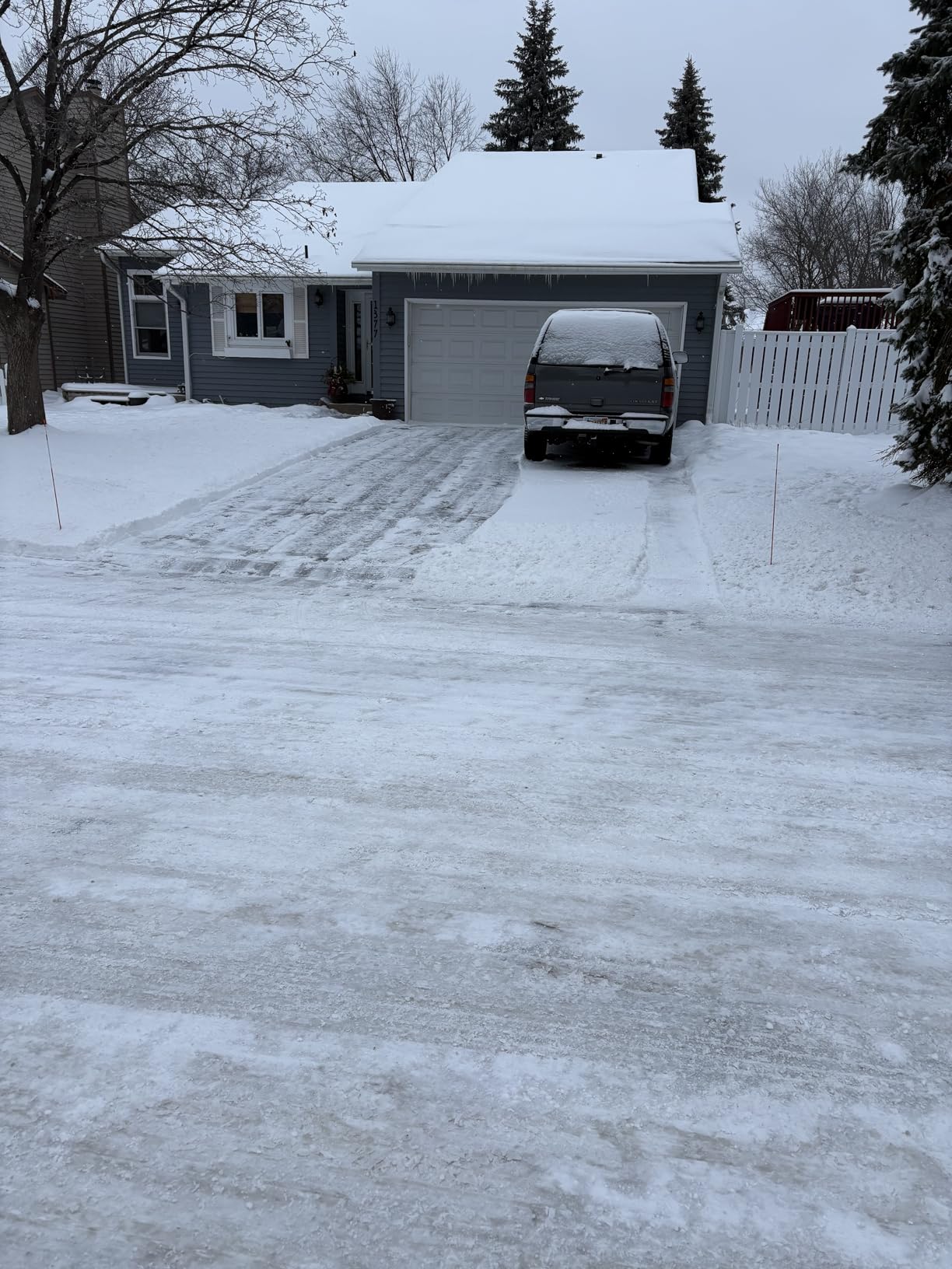 Snow Joe 48V Cordless Snow Blower Kit w/2x 4Ah Batteries, 24V-X2-SB18 customer photo 1