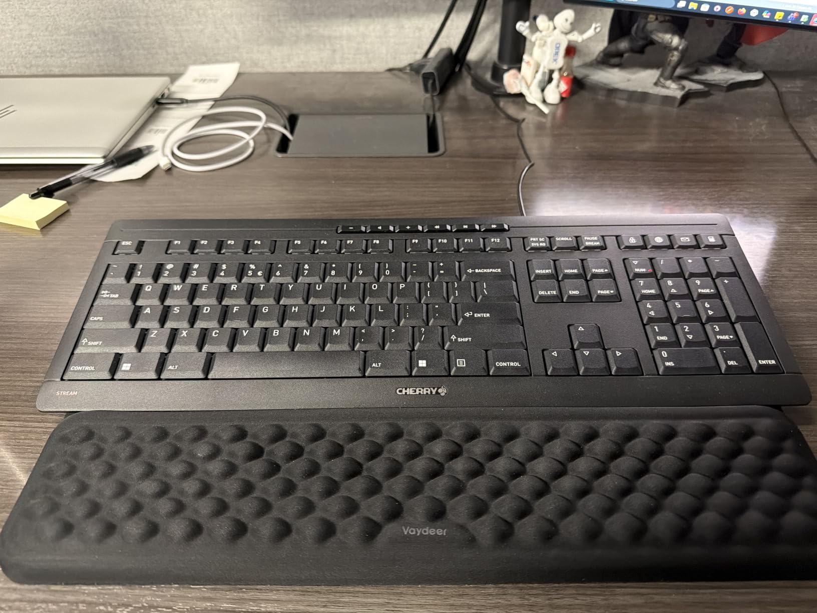 Cherry Stream Keyboard | Wired Slim Whisper Quiet | Silent Keys | Black customer photo 2