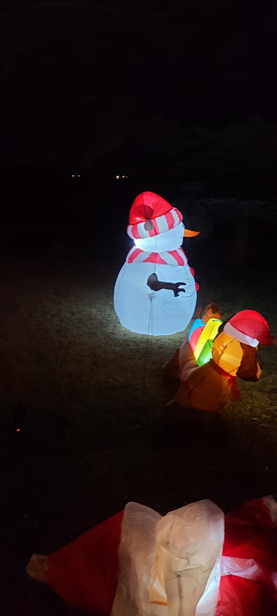 GOOSH 5 FT Christmas Inflatables Santa Claus Outdoor Decorations Blow Up Yard Sitting Santa Claus with Built-in LEDs for Holiday Xmas Garden Lawn Decor customer photo 1