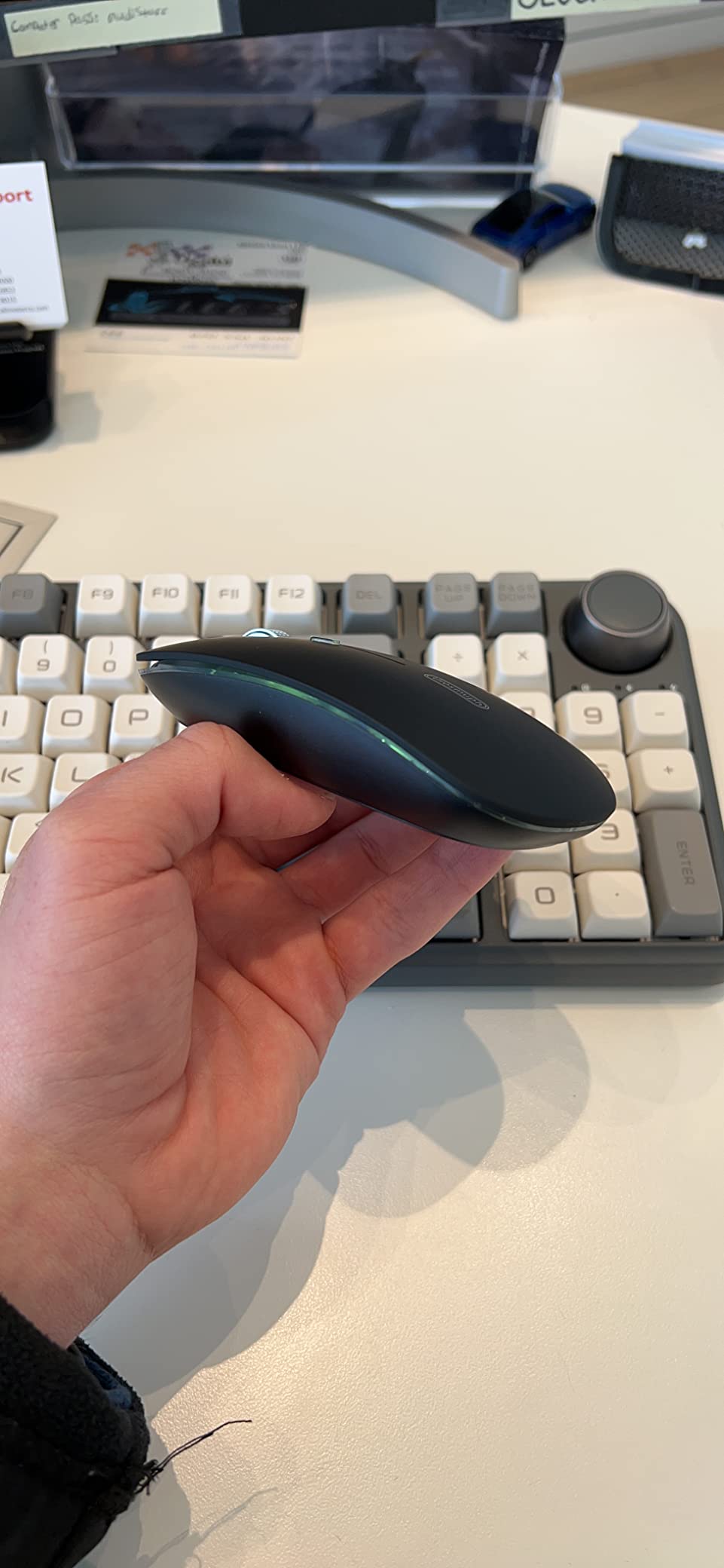 Uiosmuph LED Wireless Mouse, G12 Slim Rechargeable Silent Mouse Matte Black customer photo 2