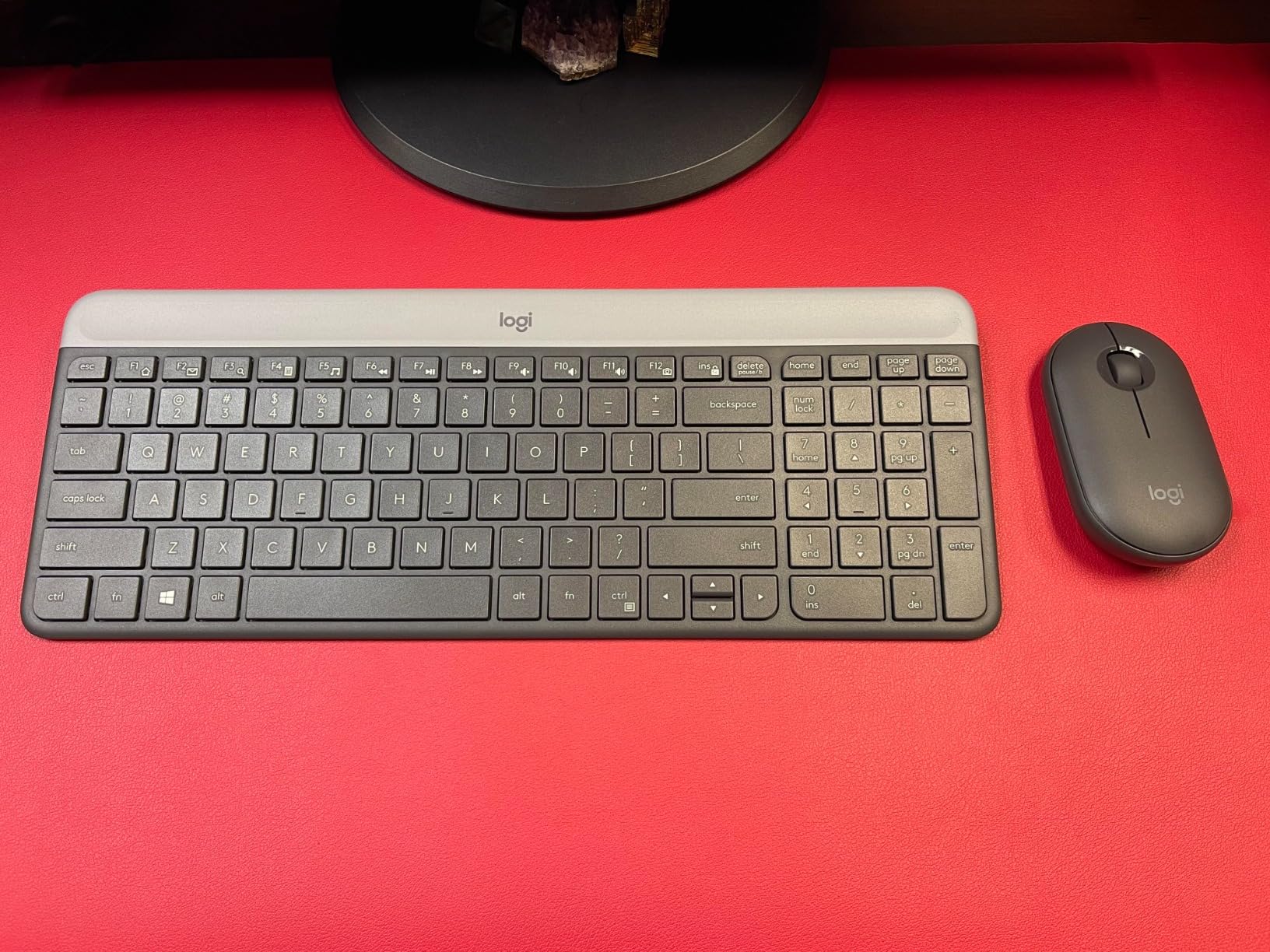 Logitech MK470 Slim Wireless Combo Compact Keyboard and Mouse - Off White customer photo 1