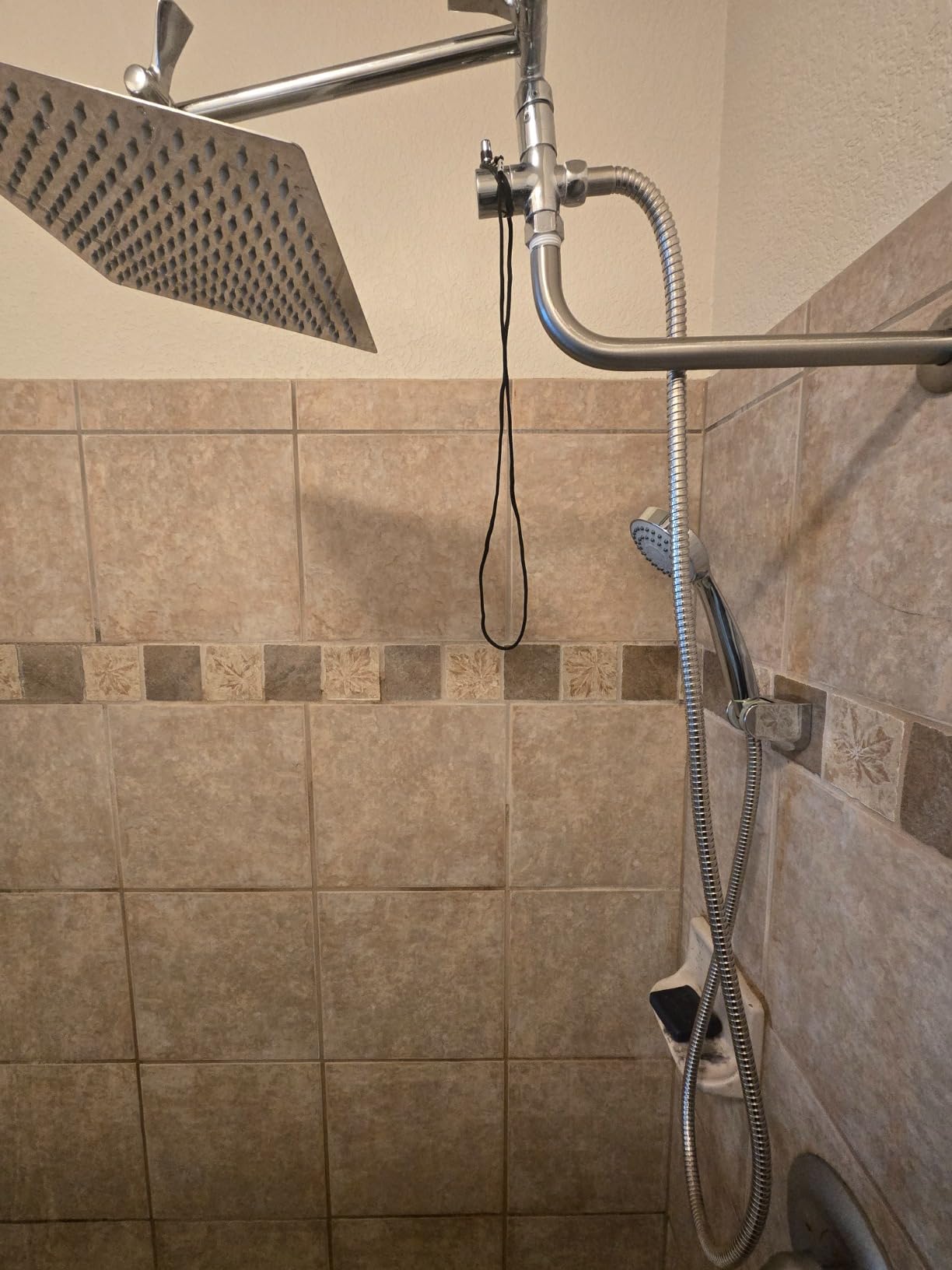 Shower Head , 8 Inch High Pressure Rainfall Shower Head / Handheld Showerhead Combo with 11 Inch Extension Arm, Anti-leak Shower Head with Holder/ Hose, Flow Regulator, Chrome customer photo 2