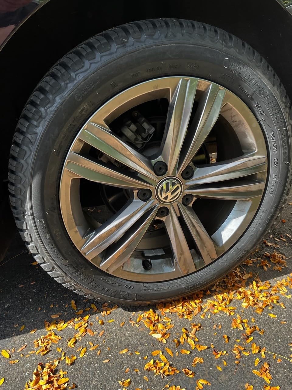 MICHELIN CROSSCLIMATE2 A/W CUV 235/65R17 104H (Set of 1 Tire Only) customer photo 2