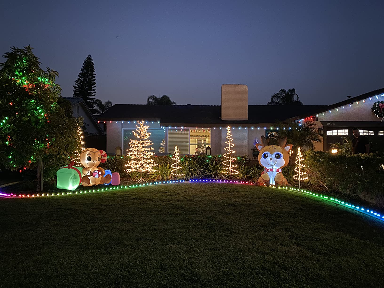 GOOSH 5 FT Christmas Inflatable Reindeer Outdoor Decoration Blow Up Yard Cute Deer with Built-in LEDs for Indoor Party Xmas Garden Lawn Decor customer photo 2