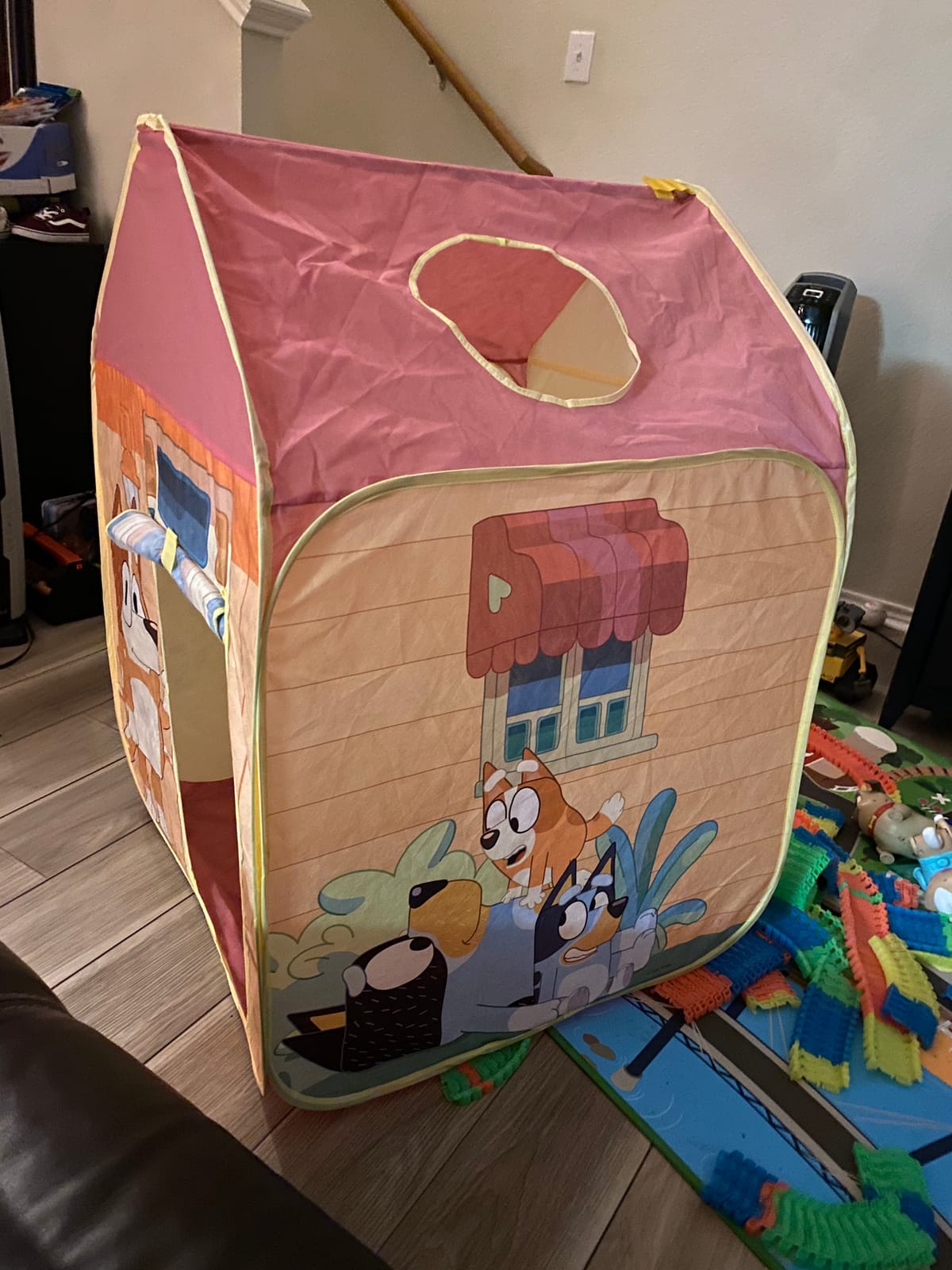 Pop N Fun Bluey Pop-Up Tent, Multicolor Easy Storage Pop Up Play Tent with Roll-Up Door & Peep Window, Indoor/Outdoor Toddler Playhouse for Ages 2+ customer photo 2