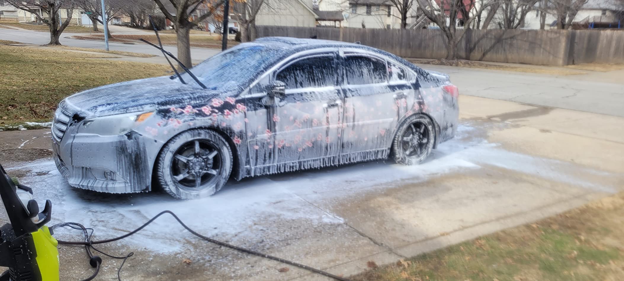 CARPRO Lift - Pre-Wash Snow Foam Car Wash Soap, Dissolves and Lifts Away a Large Amount of Dirt & Grime, Completely Touchless - Use in Bucket or Foam Cannon, Concentrated - Liter (34oz) customer photo 1