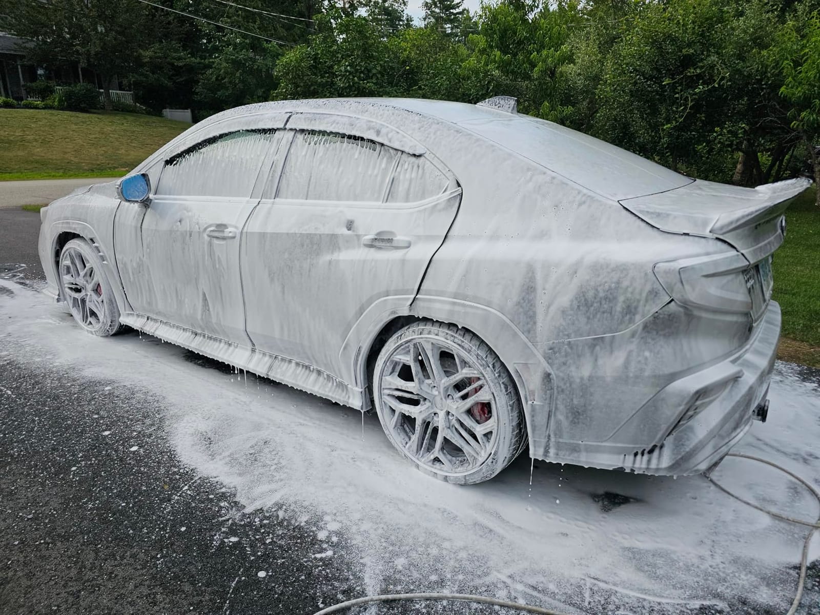 CARPRO Lift - Pre-Wash Snow Foam Car Wash Soap, Dissolves and Lifts Away a Large Amount of Dirt & Grime, Completely Touchless - Use in Bucket or Foam Cannon, Concentrated - Liter (34oz) customer photo 2