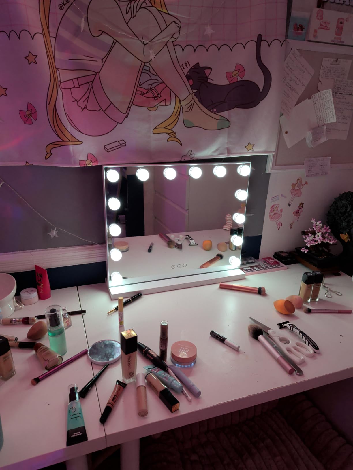 Vanity Mirror with Lights Lighted Makeup Mirror with 15 Dimmable LED Bulbs, 3 Color Lighting Modes, USB Charging Port Touch Control, Sturdy Metal Frame Design 22.8x18 Inch, White customer photo 2