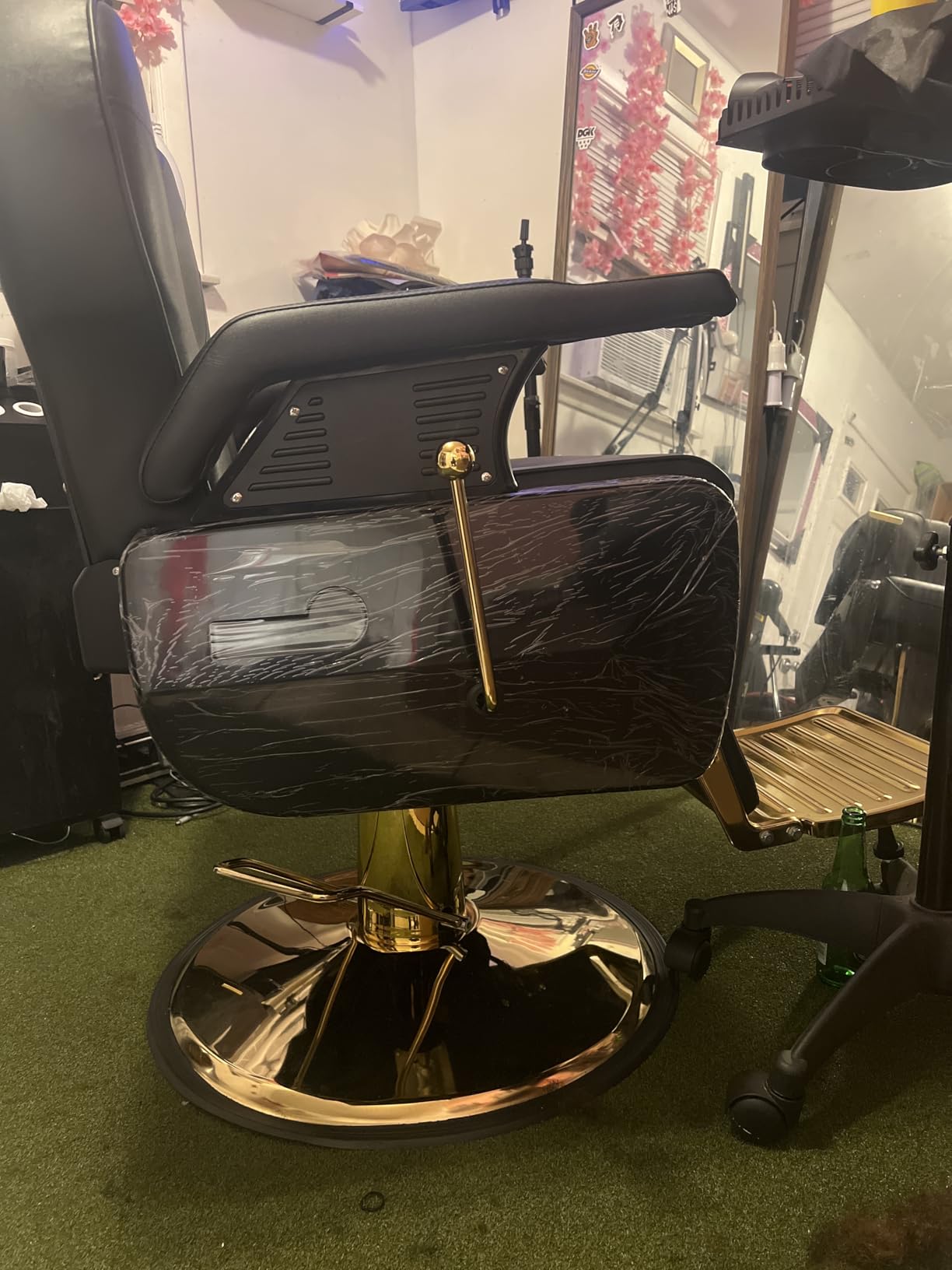 OmySalon All Purpose Hydraulic Barber Chair Recline 360 Degree Swivel Height Adjustable Heavy Duty Hairdresser Chair Beauty Salon Spa Tattoo Styling Equipment customer photo 1